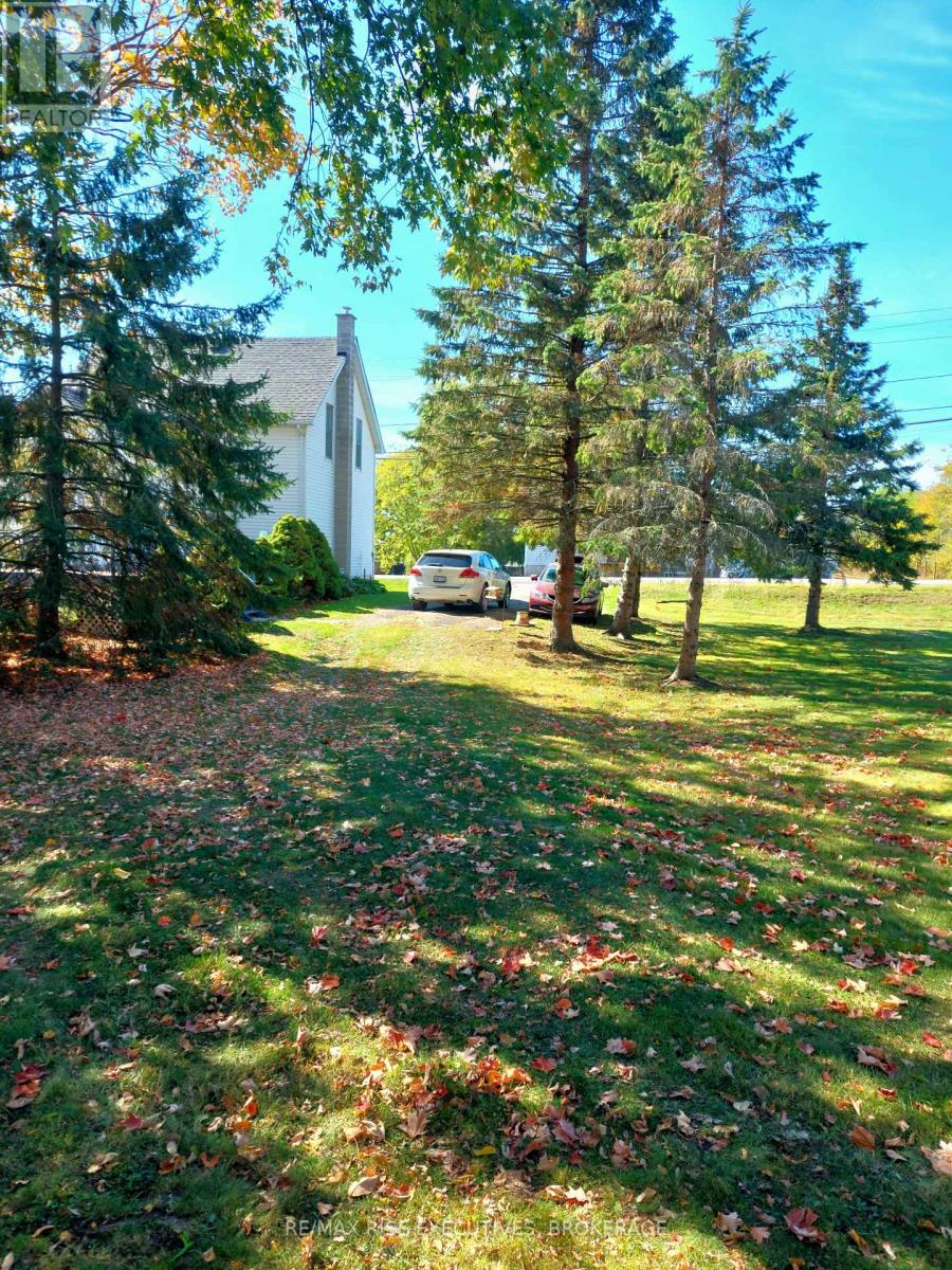 1041 Prince Street, Lansdowne Village, Ontario K0E 1L0 - Photo 13 - X12442354