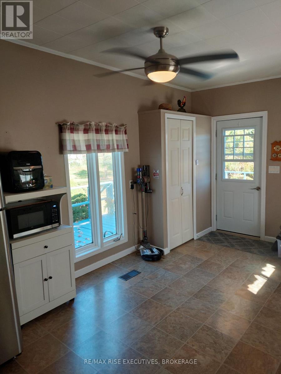 1041 Prince Street, Lansdowne Village, Ontario K0E 1L0 - Photo 7 - X12442354