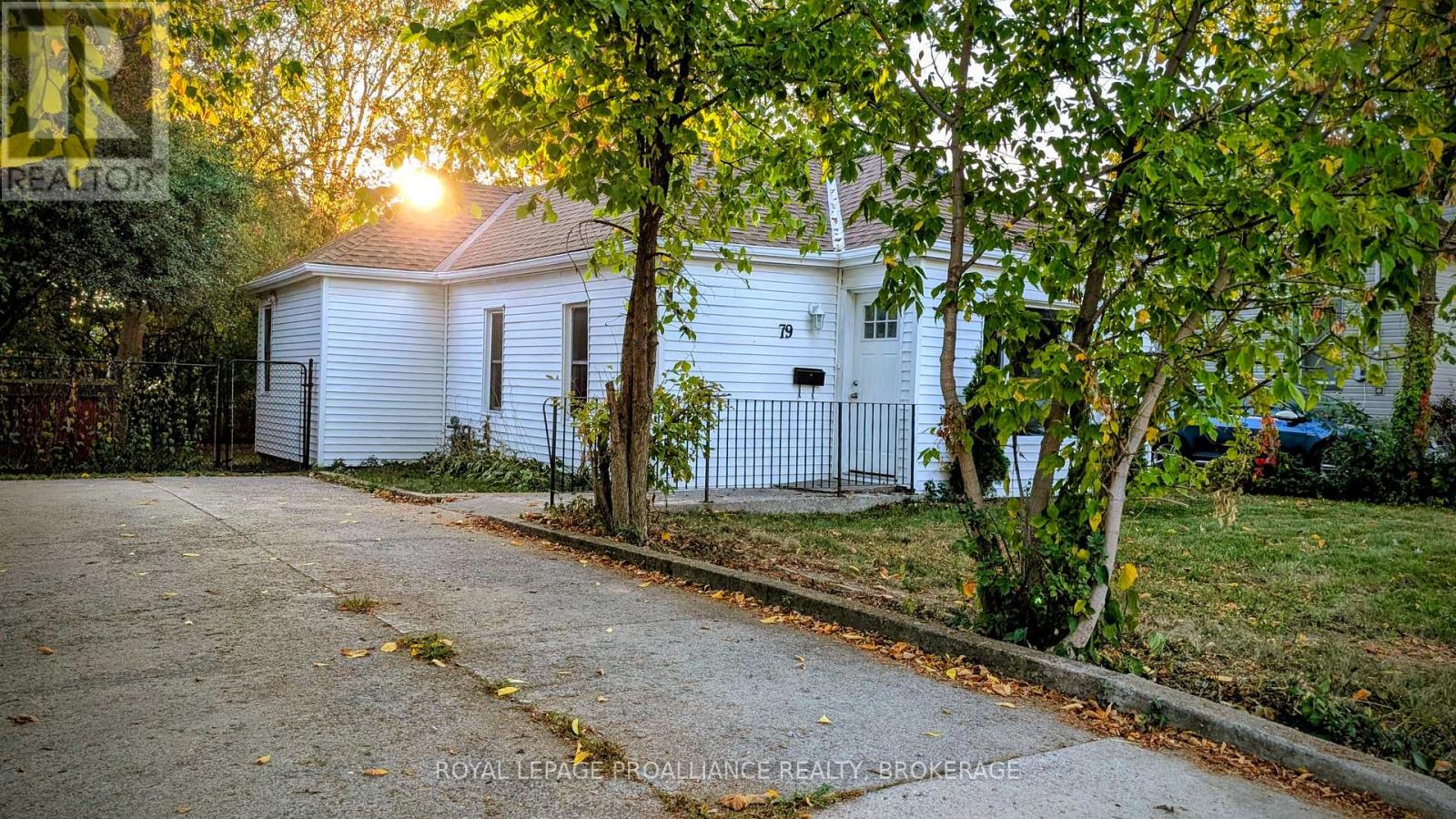 79 Mcdonald Avenue, Kingston, Ontario  K7M 1R2 - Photo 4 - X12442583