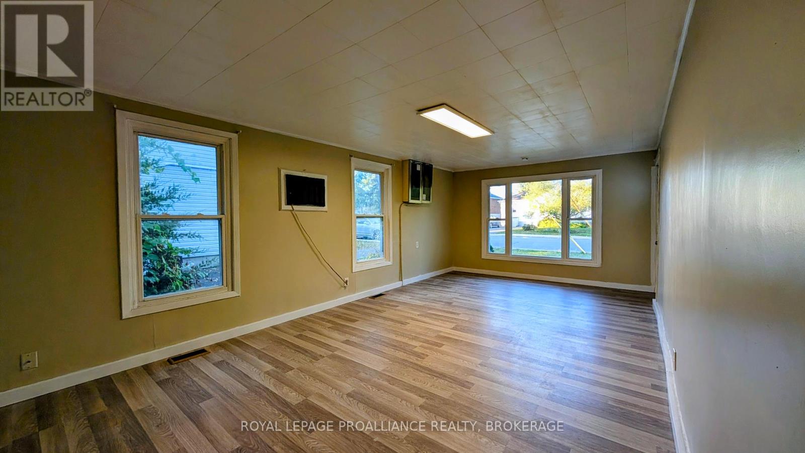 79 Mcdonald Avenue, Kingston, Ontario  K7M 1R2 - Photo 9 - X12442583