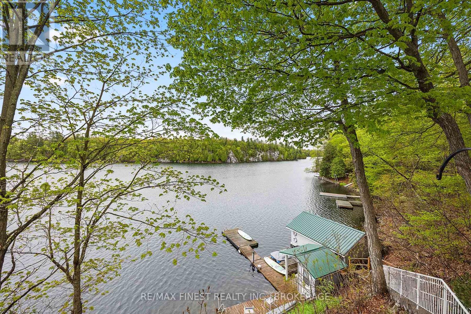 8126 Perth Road, South Frontenac, Ontario K0H 2L0 - Photo 10 - X12443582