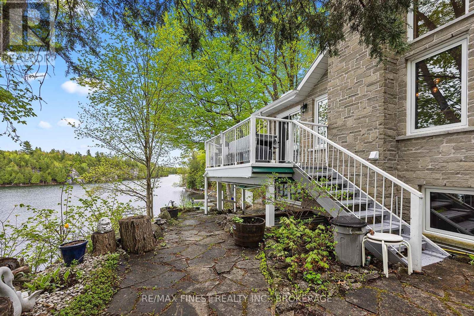 8126 Perth Road, South Frontenac, Ontario K0H 2L0 - Photo 21 - X12443582