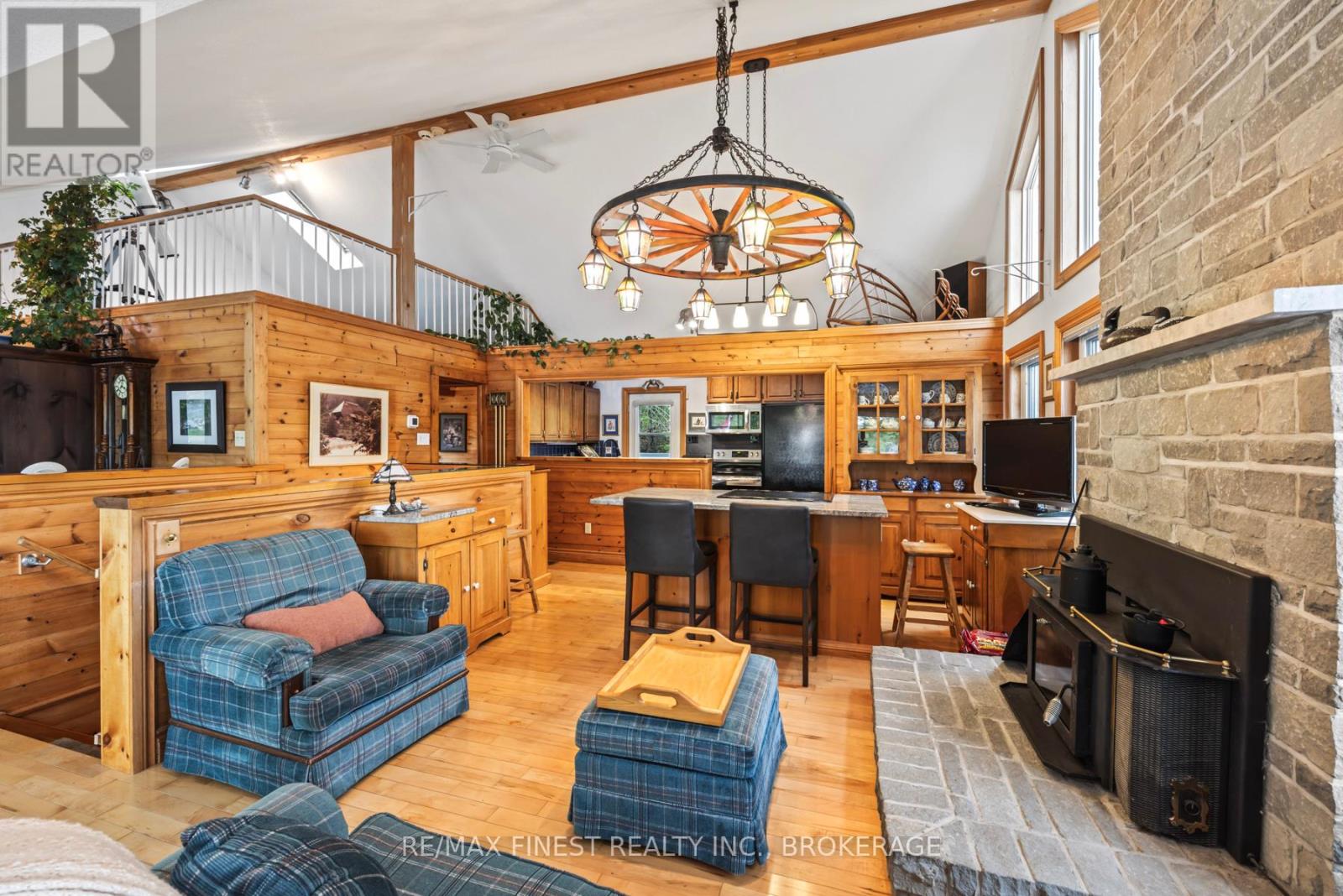 8126 Perth Road, South Frontenac, Ontario K0H 2L0 - Photo 31 - X12443582