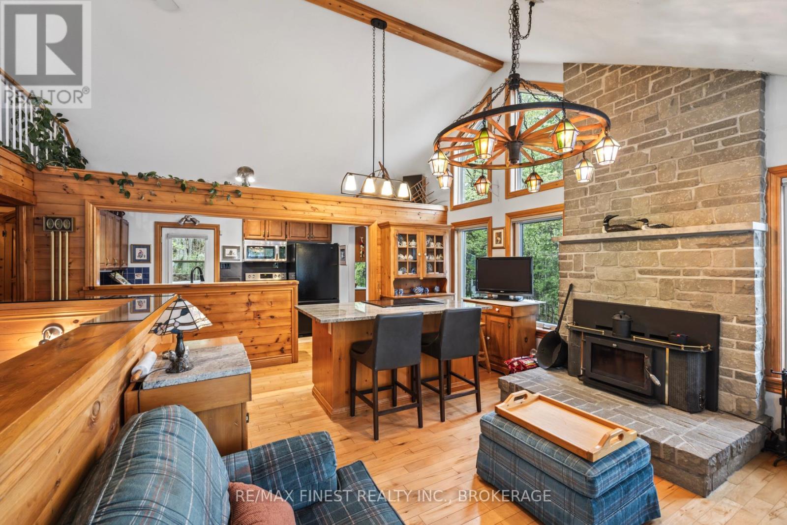 8126 Perth Road, South Frontenac, Ontario K0H 2L0 - Photo 32 - X12443582