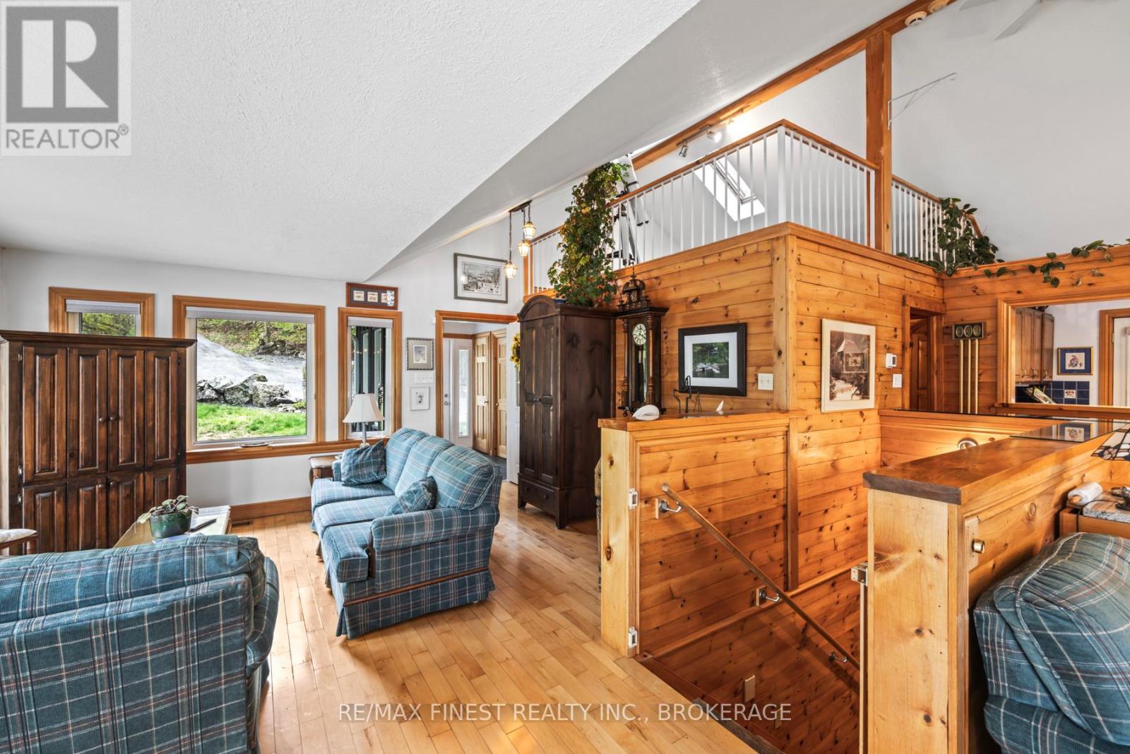 8126 Perth Road, South Frontenac, Ontario K0H 2L0 - Photo 33 - X12443582