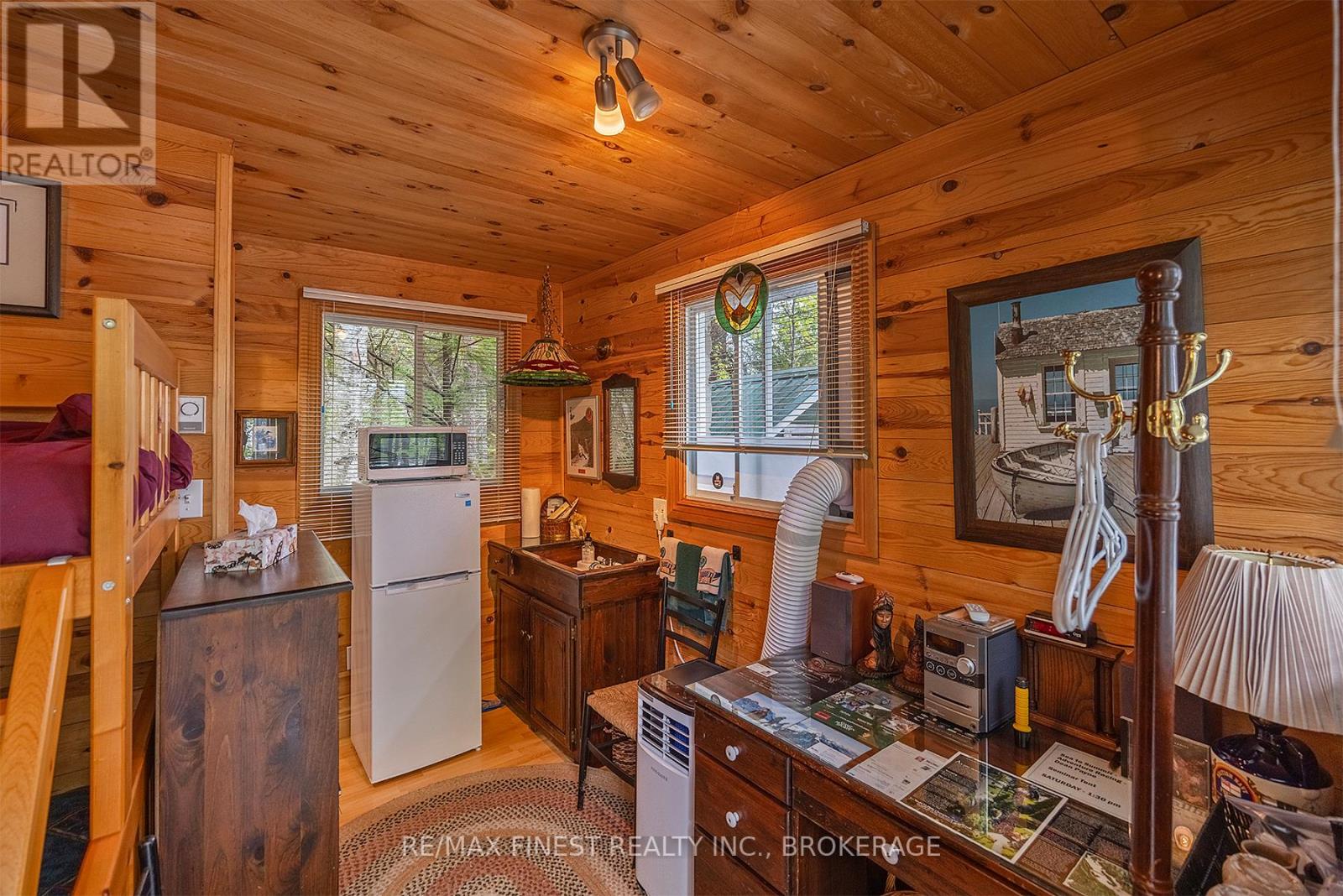 8126 Perth Road, South Frontenac, Ontario K0H 2L0 - Photo 39 - X12443582