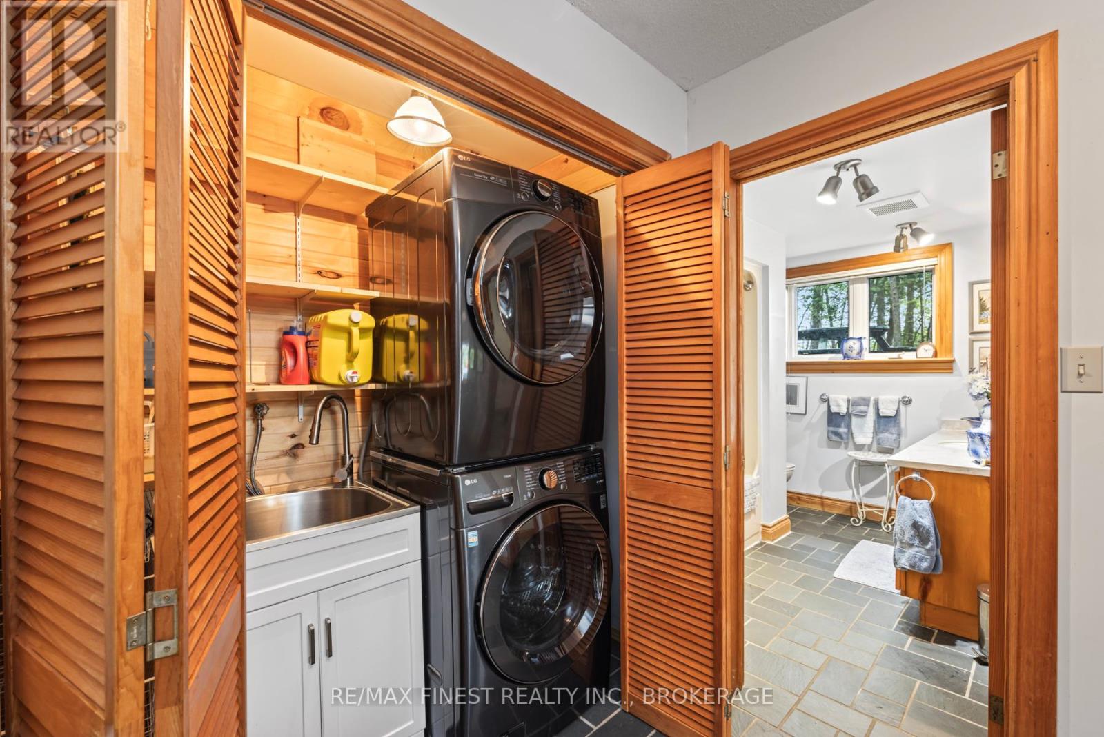 8126 Perth Road, South Frontenac, Ontario K0H 2L0 - Photo 42 - X12443582