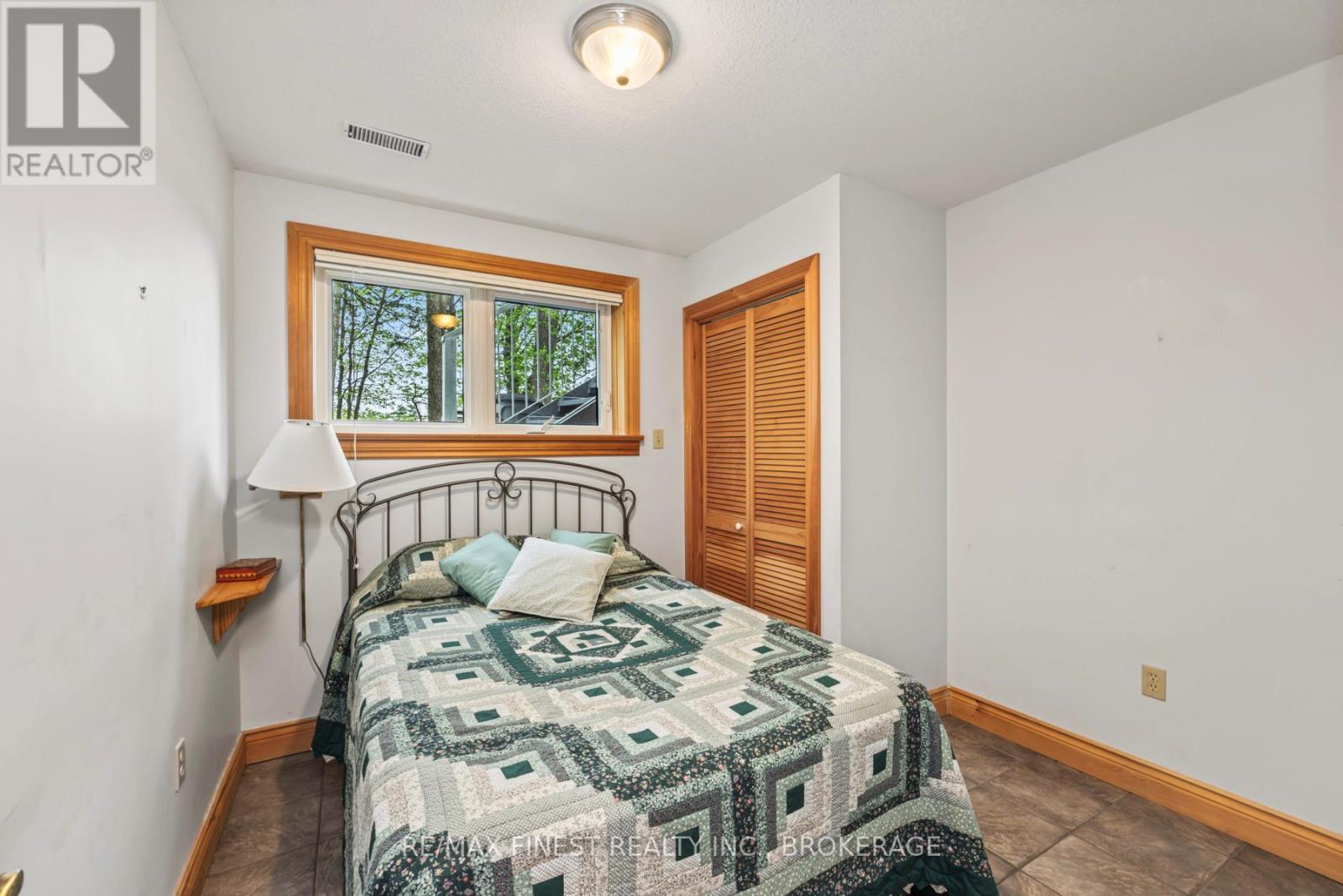 8126 Perth Road, South Frontenac, Ontario K0H 2L0 - Photo 43 - X12443582