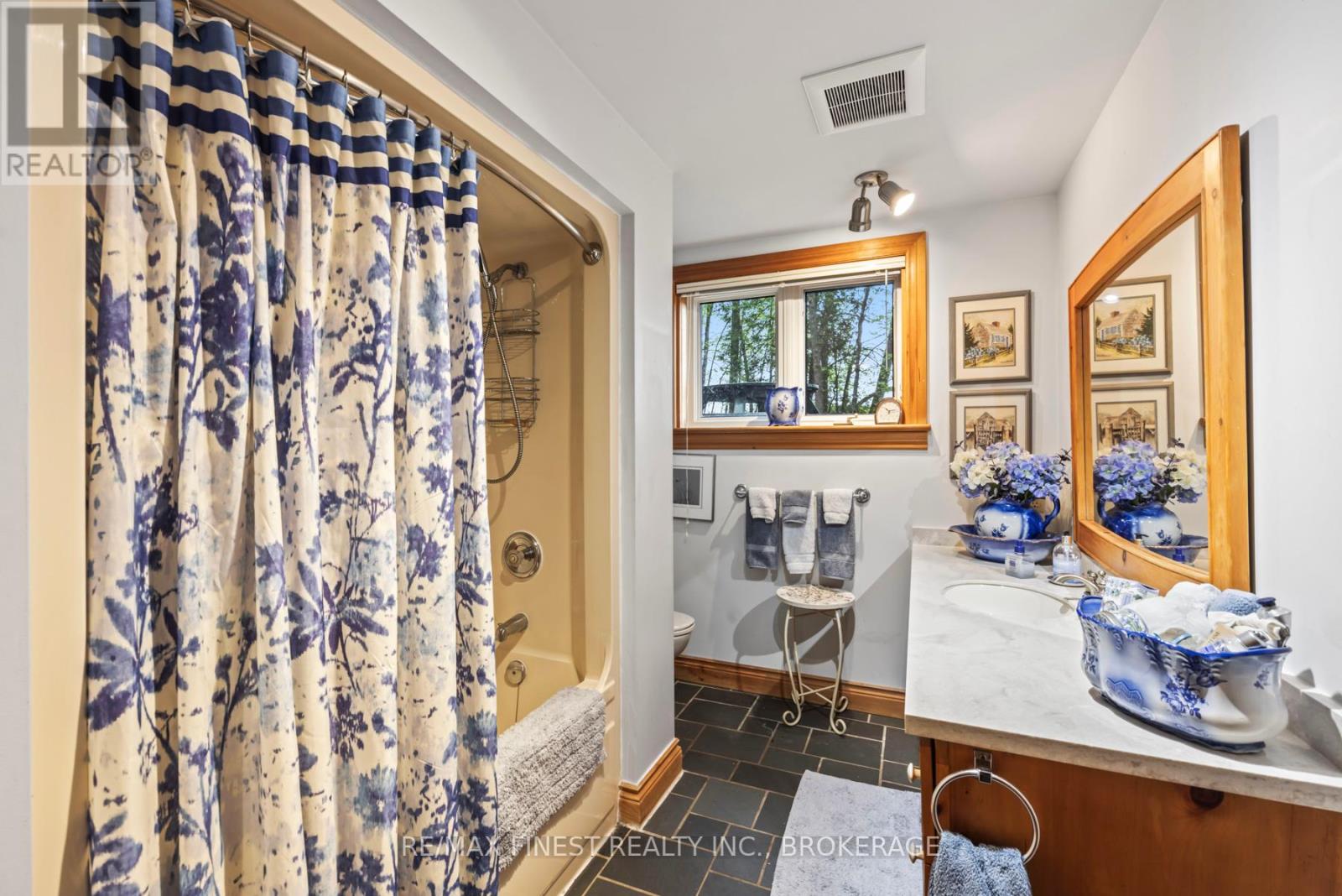 8126 Perth Road, South Frontenac, Ontario K0H 2L0 - Photo 44 - X12443582