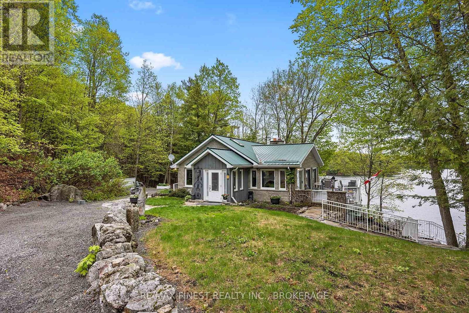 8126 Perth Road, South Frontenac, Ontario K0H 2L0 - Photo 5 - X12443582