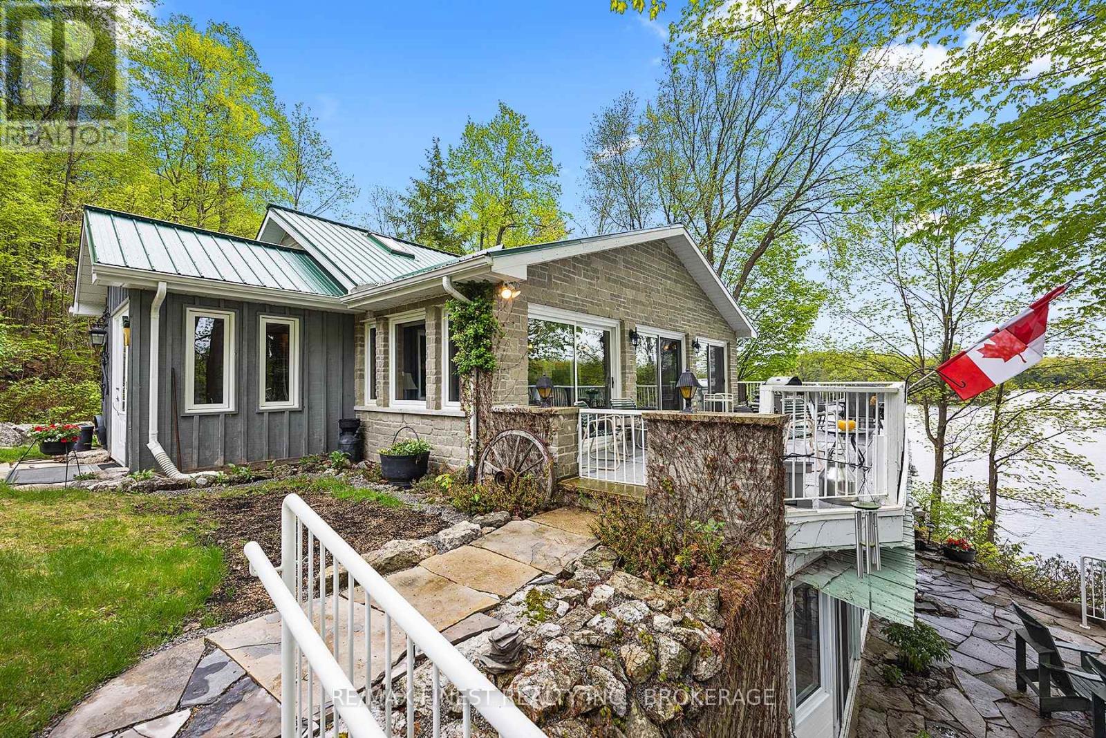 8126 Perth Road, South Frontenac, Ontario K0H 2L0 - Photo 7 - X12443582