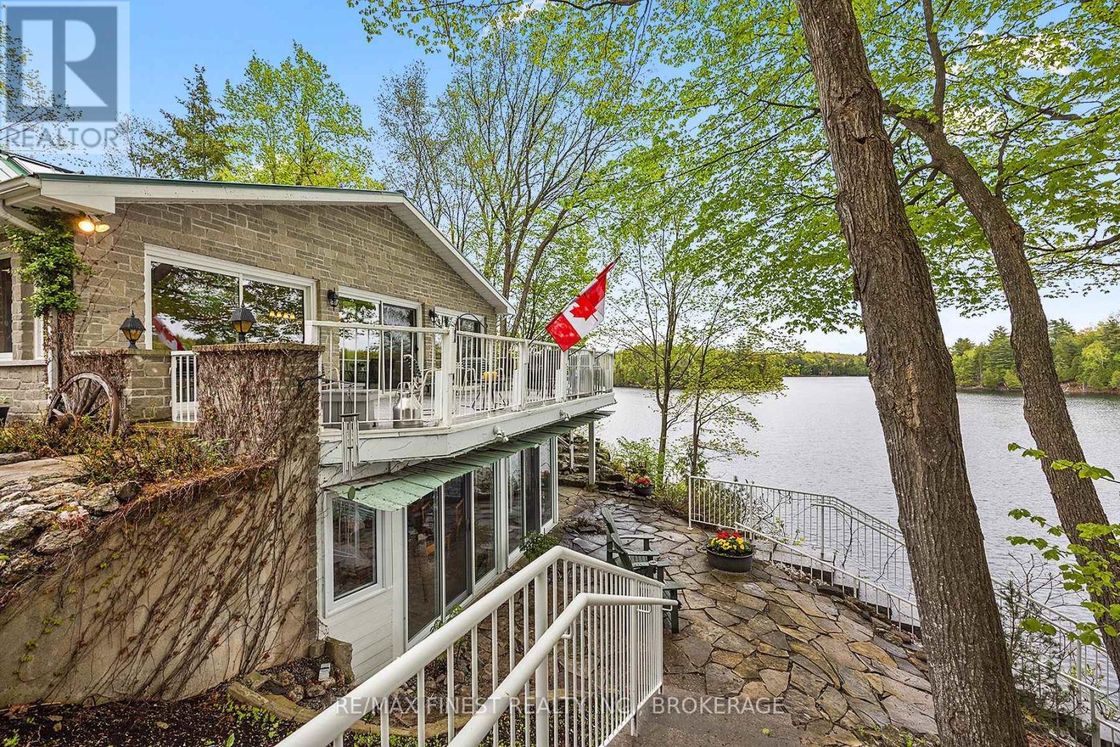 8126 Perth Road, South Frontenac, Ontario K0H 2L0 - Photo 8 - X12443582