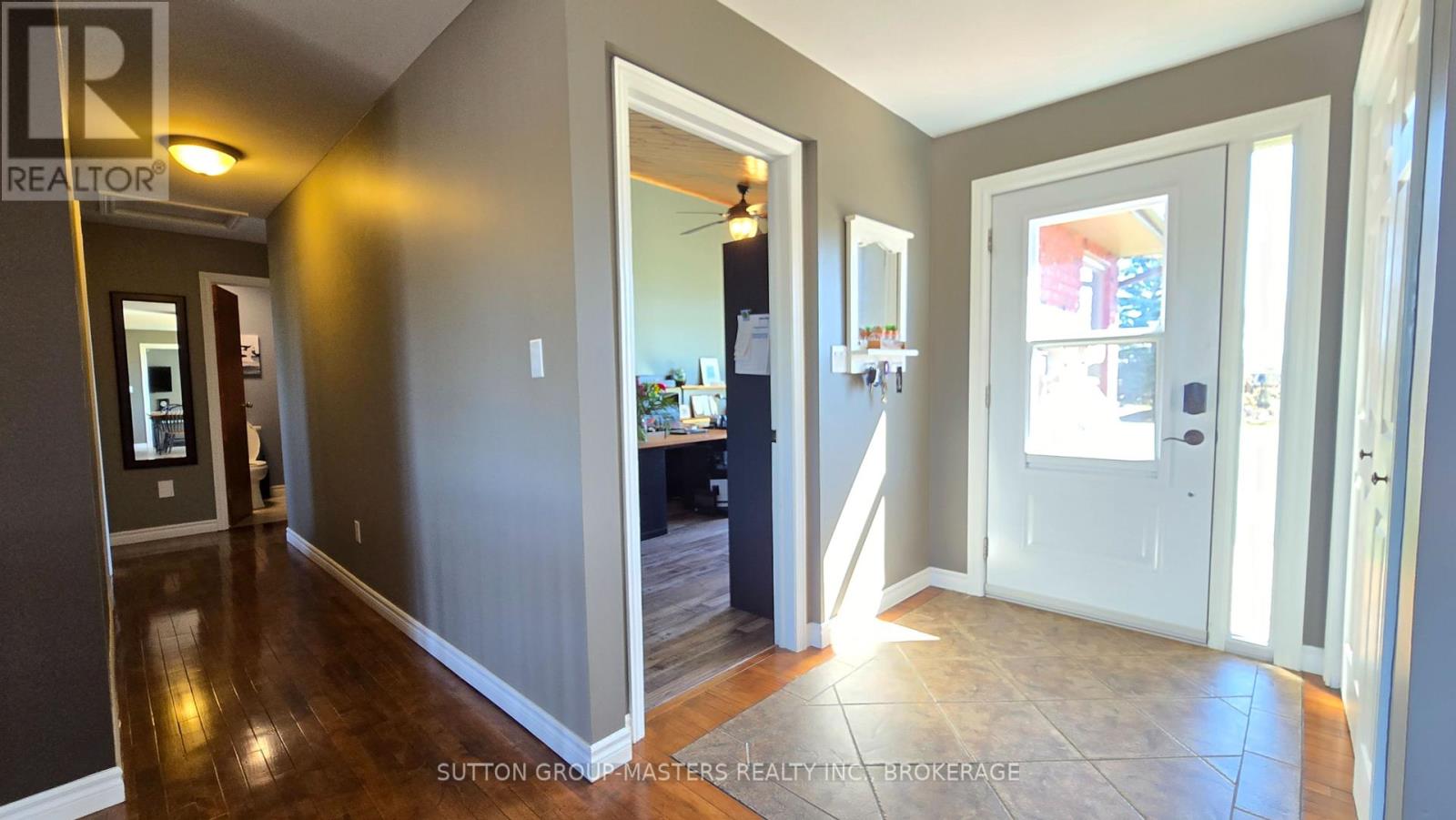 4404 Unity Road, Kingston, Ontario K0H 2H0 - Photo 12 - X12444430