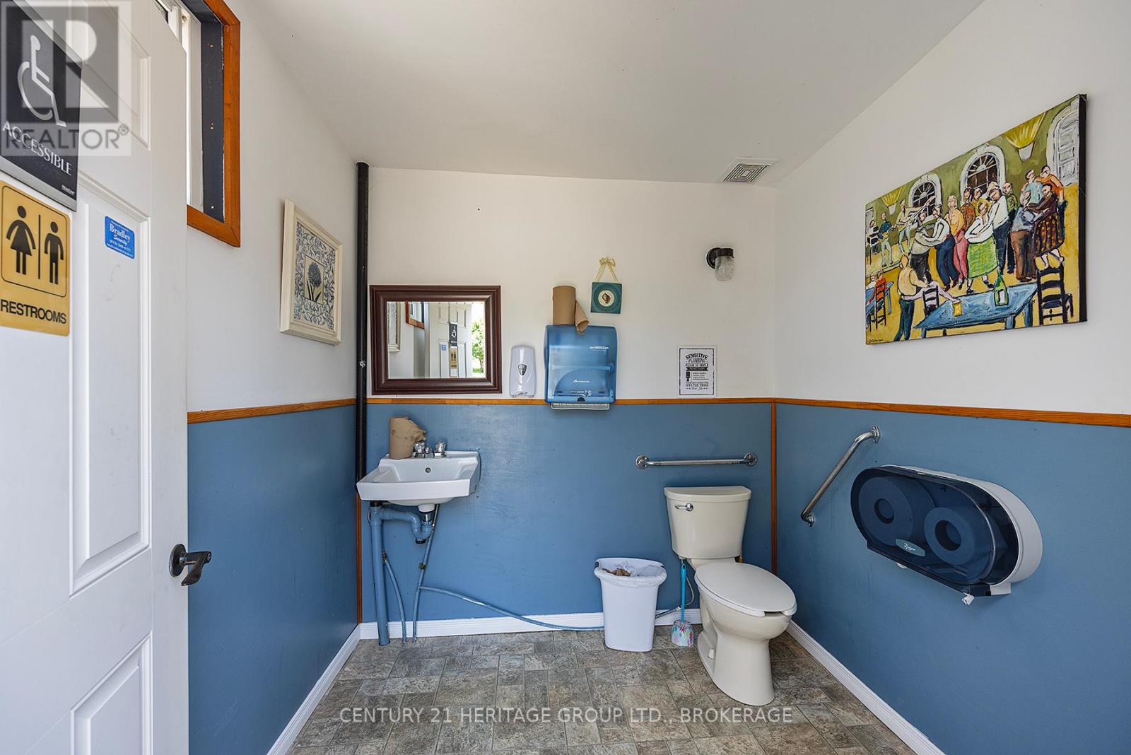 3756 County Road 3, Leeds And The Thousand Islands, Ontario K0K 1N0 - Photo 29 - X12444971