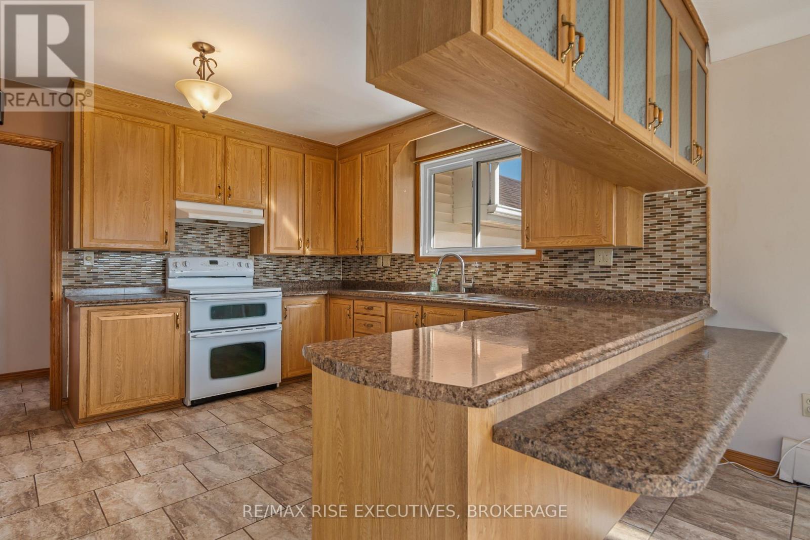 19 North Street, Loyalist, Ontario K0H 2H0 - Photo 9 - X12448093