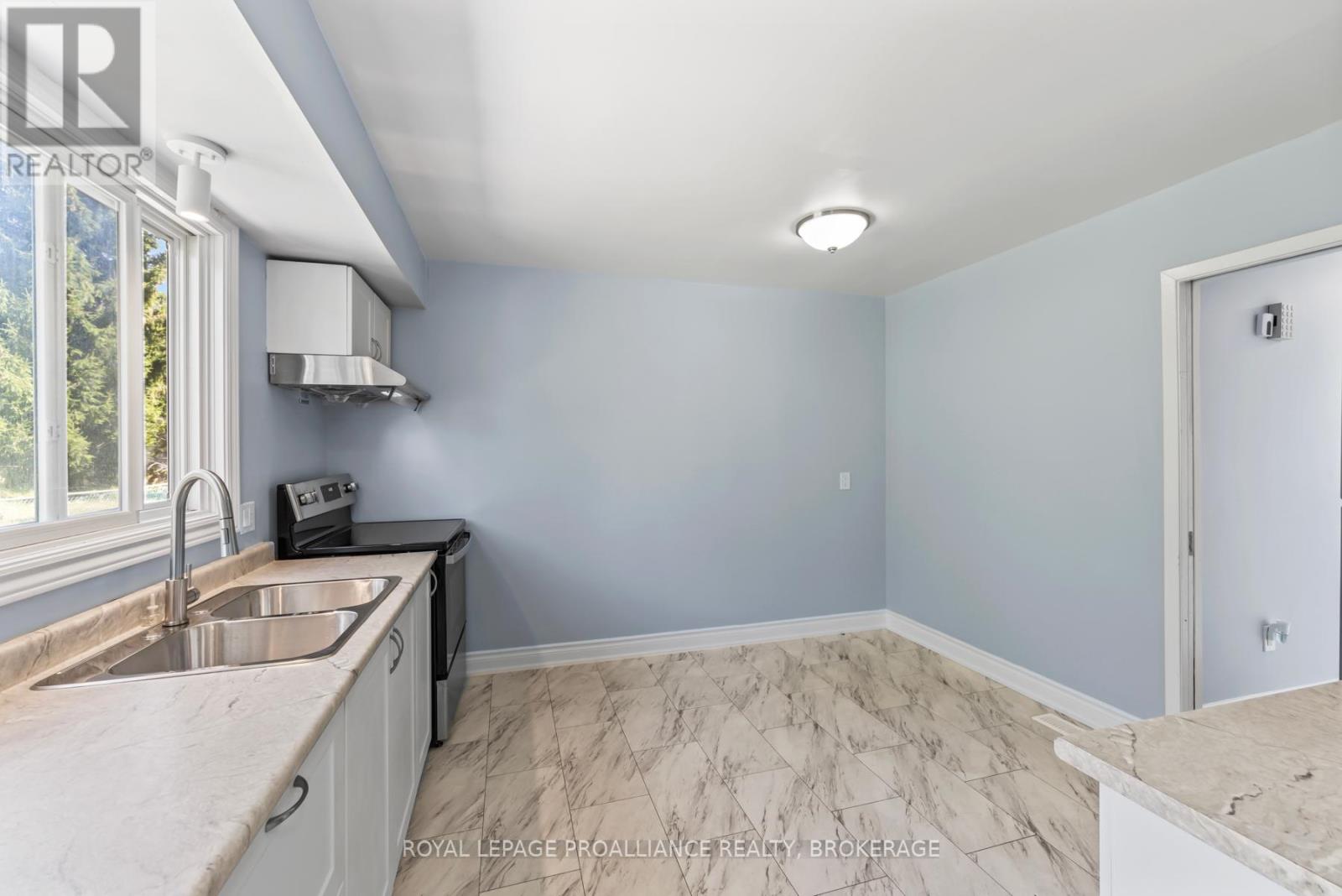 63 Old Oak Road, Kingston, Ontario K7M 6X2 - Photo 25 - X12448609