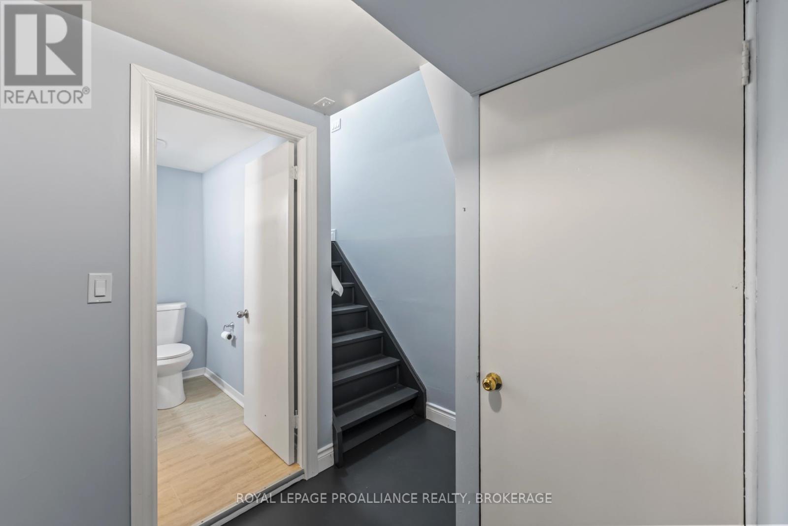 63 Old Oak Road, Kingston, Ontario K7M 6X2 - Photo 40 - X12448609