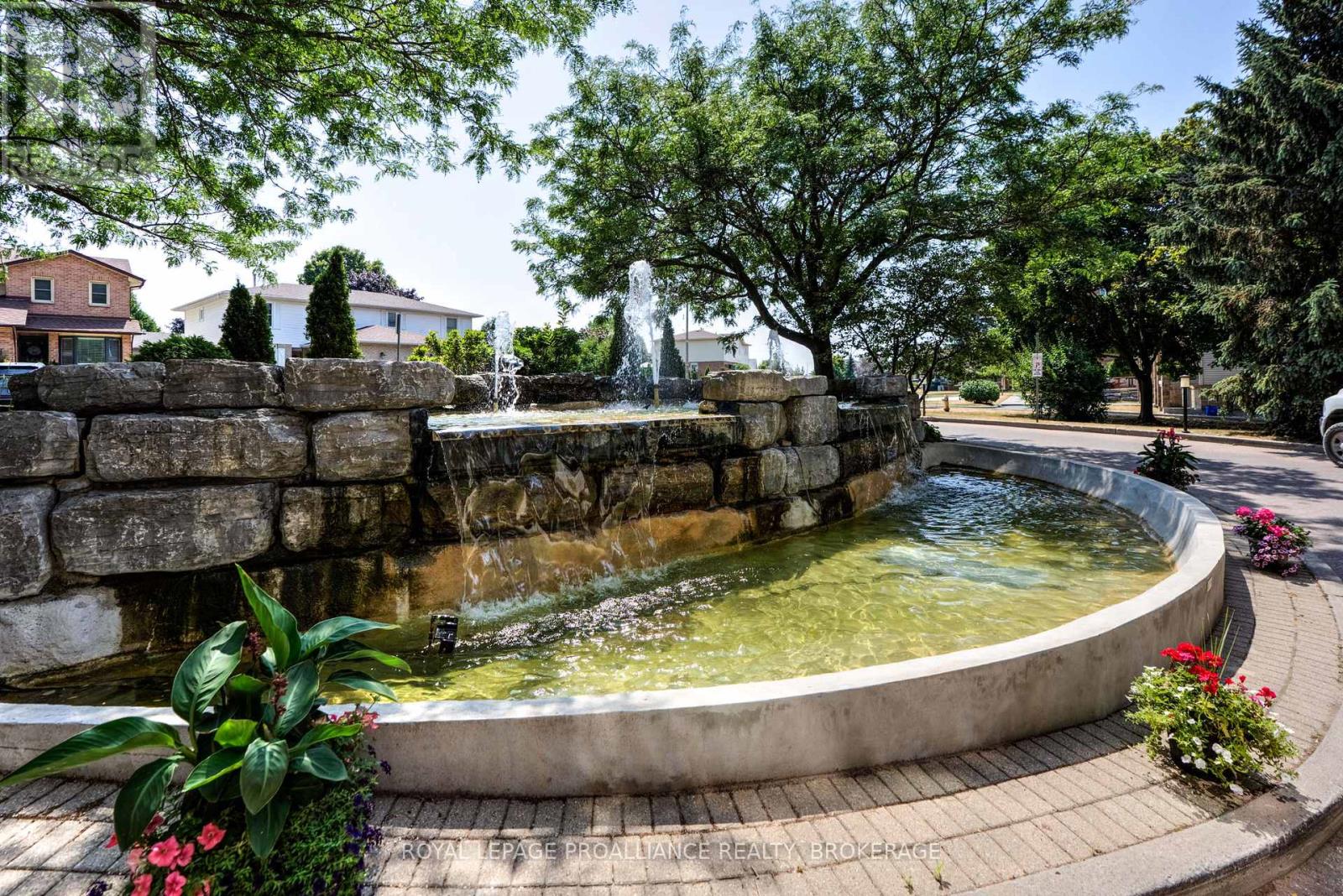 609 - 675 Davis Drive, Kingston, Ontario  K7M 8L5 - Photo 3 - X12449399