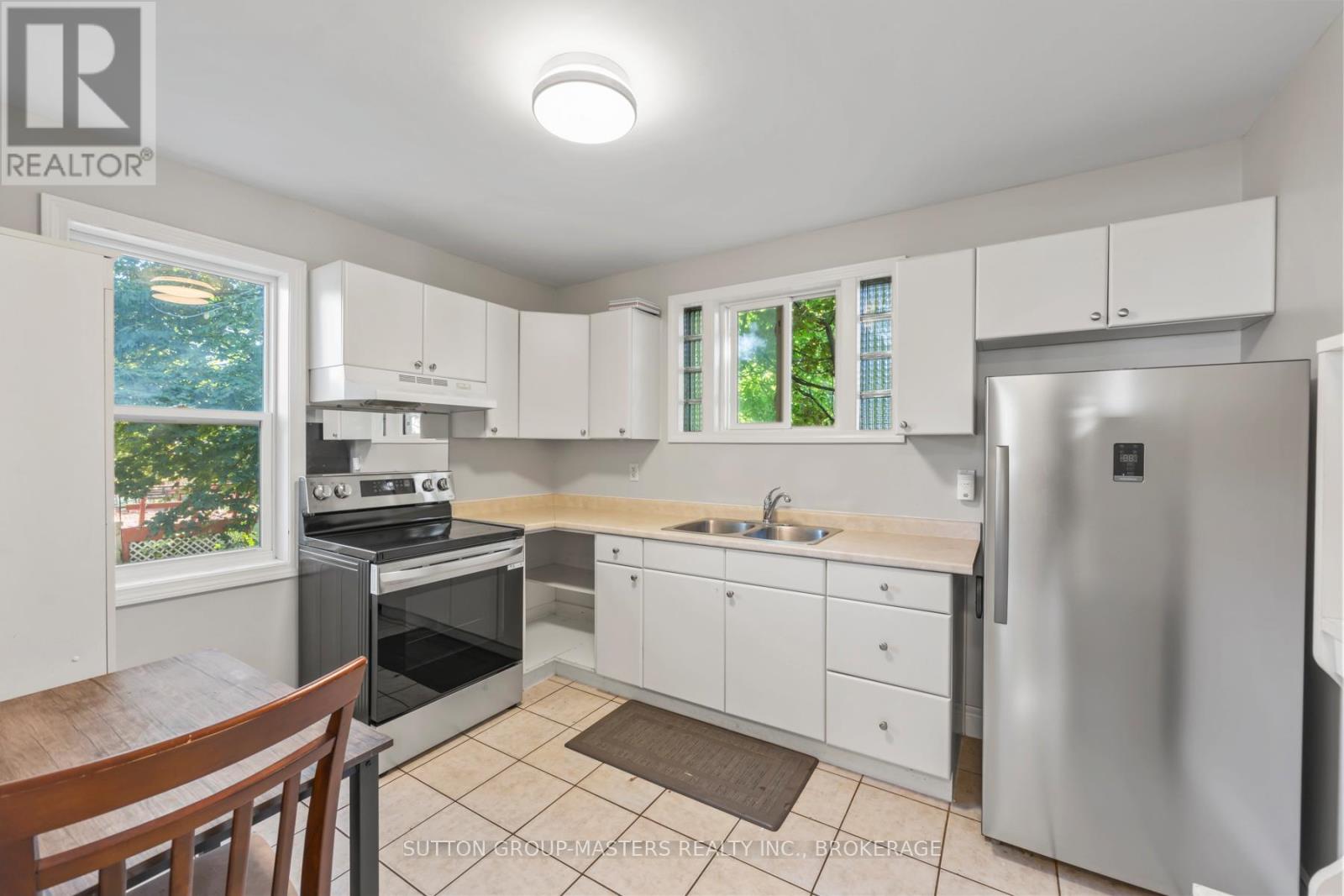 720 Brock Street, Kingston, Ontario K7L 1W2 - Photo 13 - X12449585