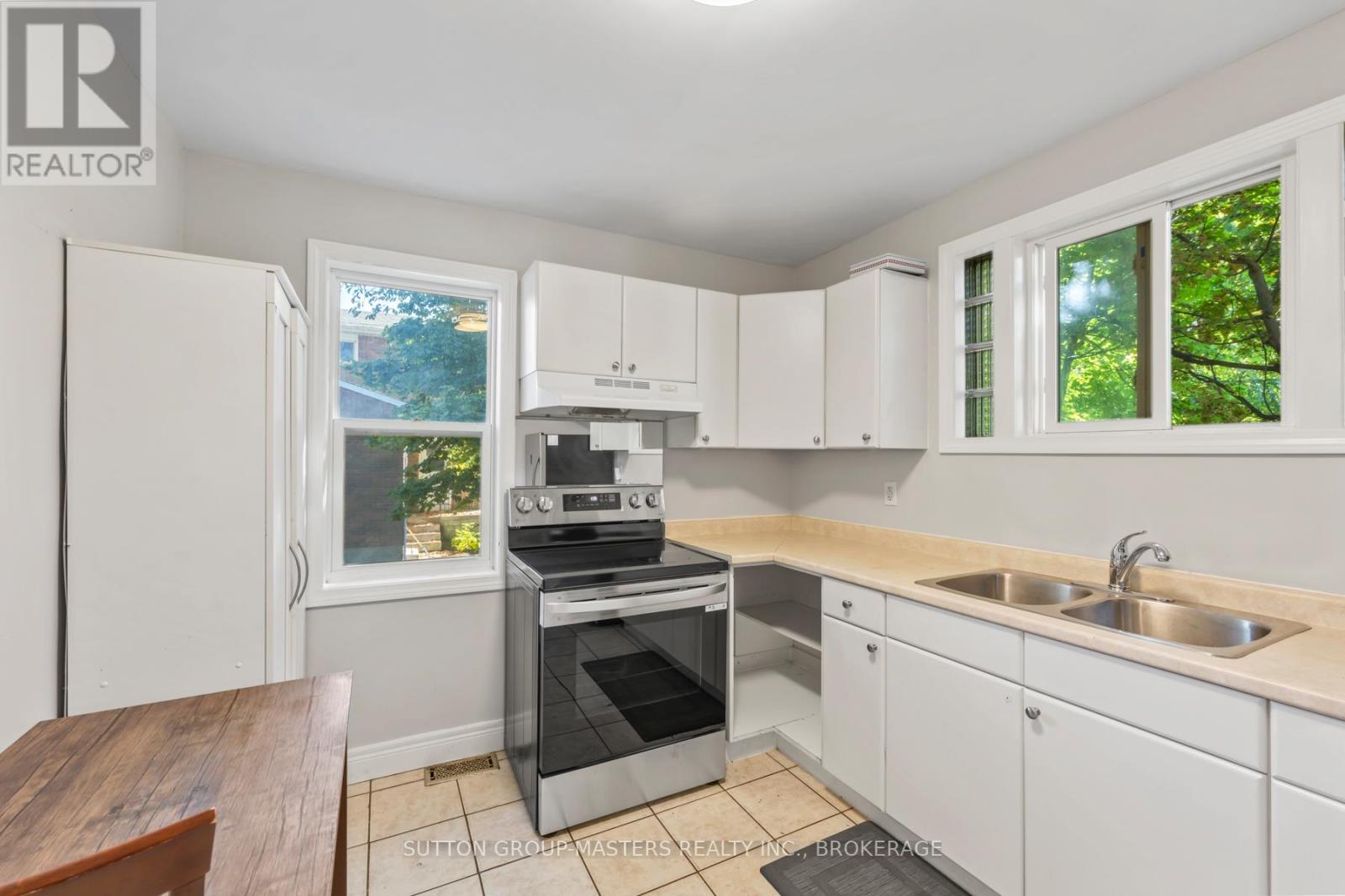 720 Brock Street, Kingston, Ontario K7L 1W2 - Photo 14 - X12449585