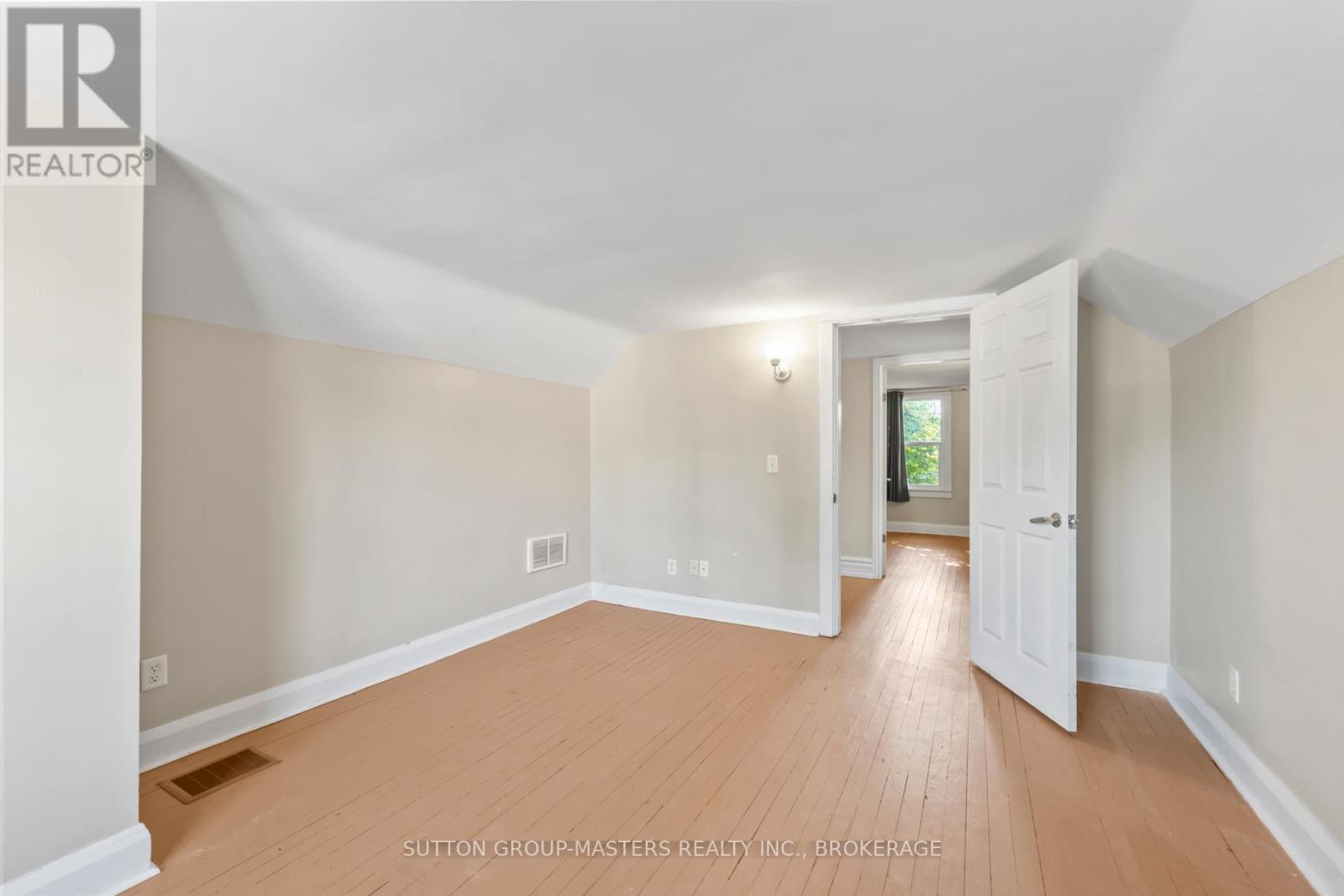 720 Brock Street, Kingston, Ontario K7L 1W2 - Photo 23 - X12449585