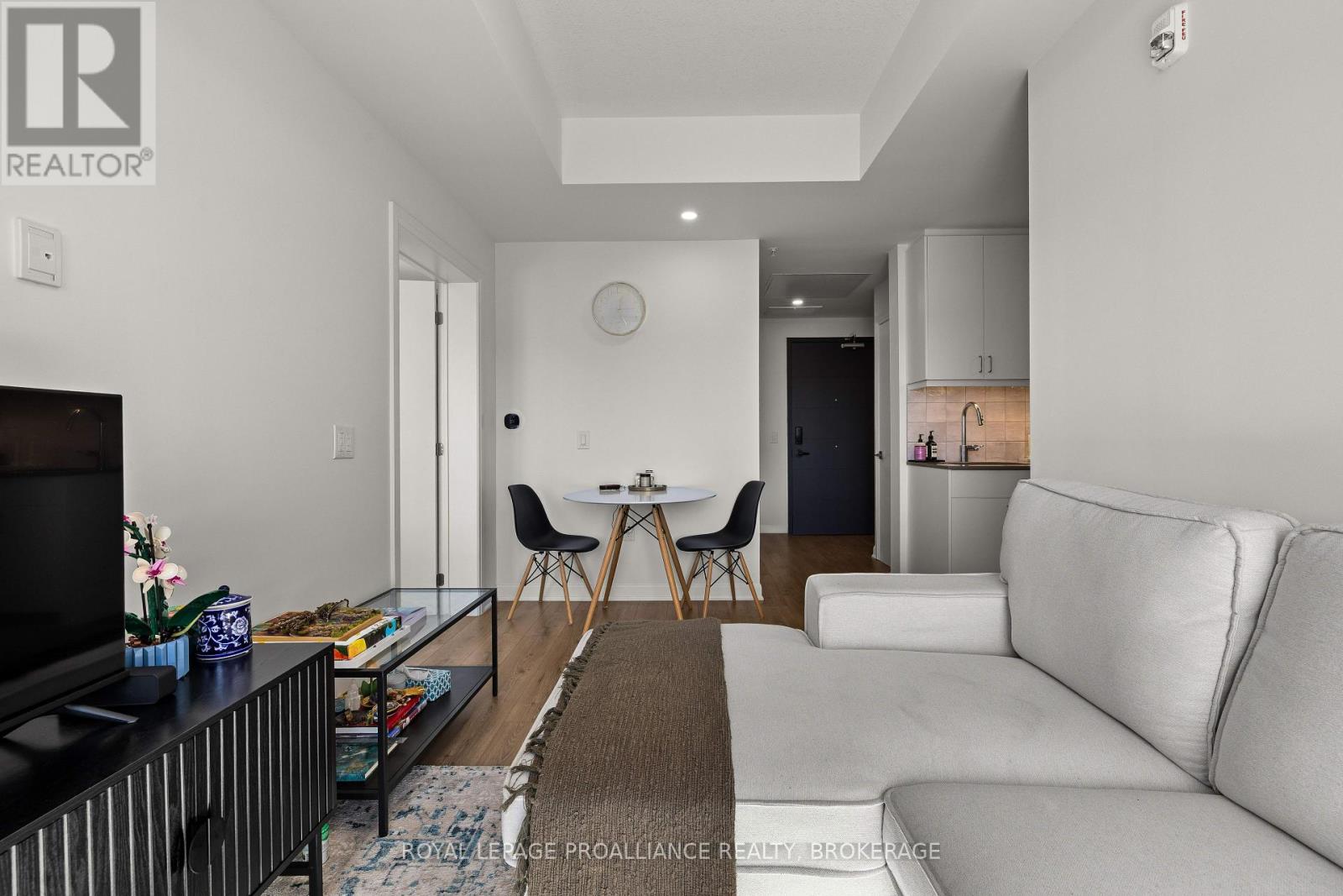 704 - 223 Princess Street, Kingston, Ontario  K7L 1B3 - Photo 11 - X12452857