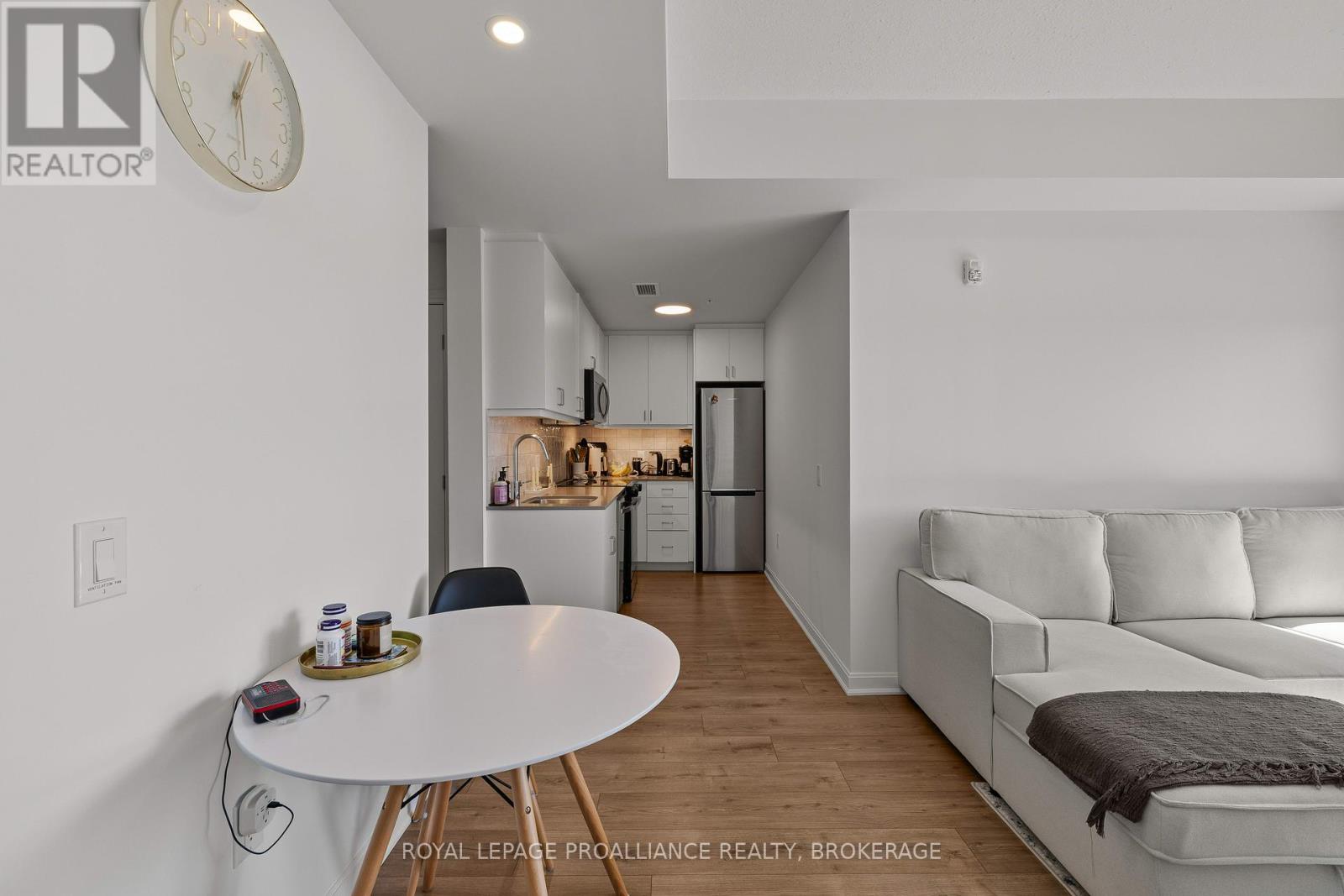 704 - 223 Princess Street, Kingston, Ontario  K7L 1B3 - Photo 12 - X12452857