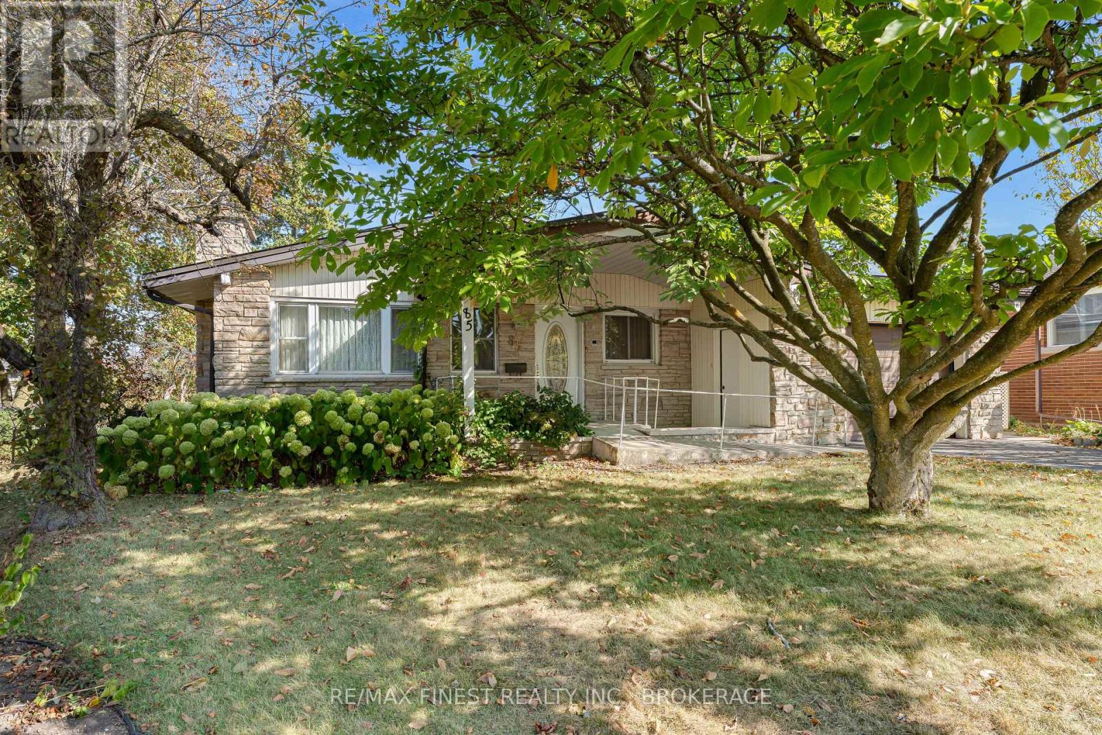 85 Holland Crescent, Kingston, Ontario  K7M 2V7 - Photo 2 - X12454129