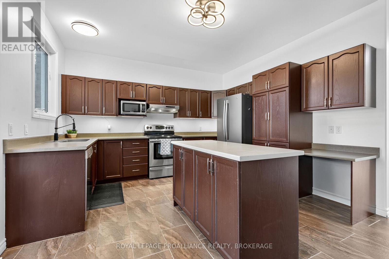 1974 Geology Trail, Kingston, Ontario K7M 9H5 - Photo 15 - X12454206