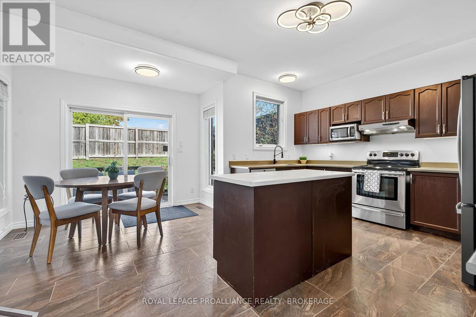 1974 Geology Trail, Kingston, Ontario K7M 9H5 - Photo 17 - X12454206