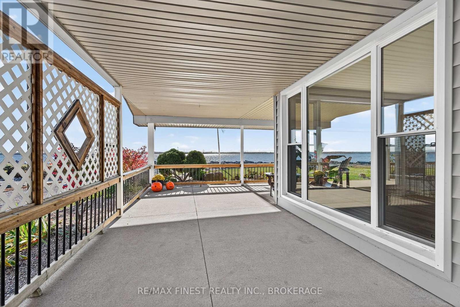 103 - 110 Bayshore Drive, Loyalist, Ontario K0H 1G0 - Photo 32 - X12502896