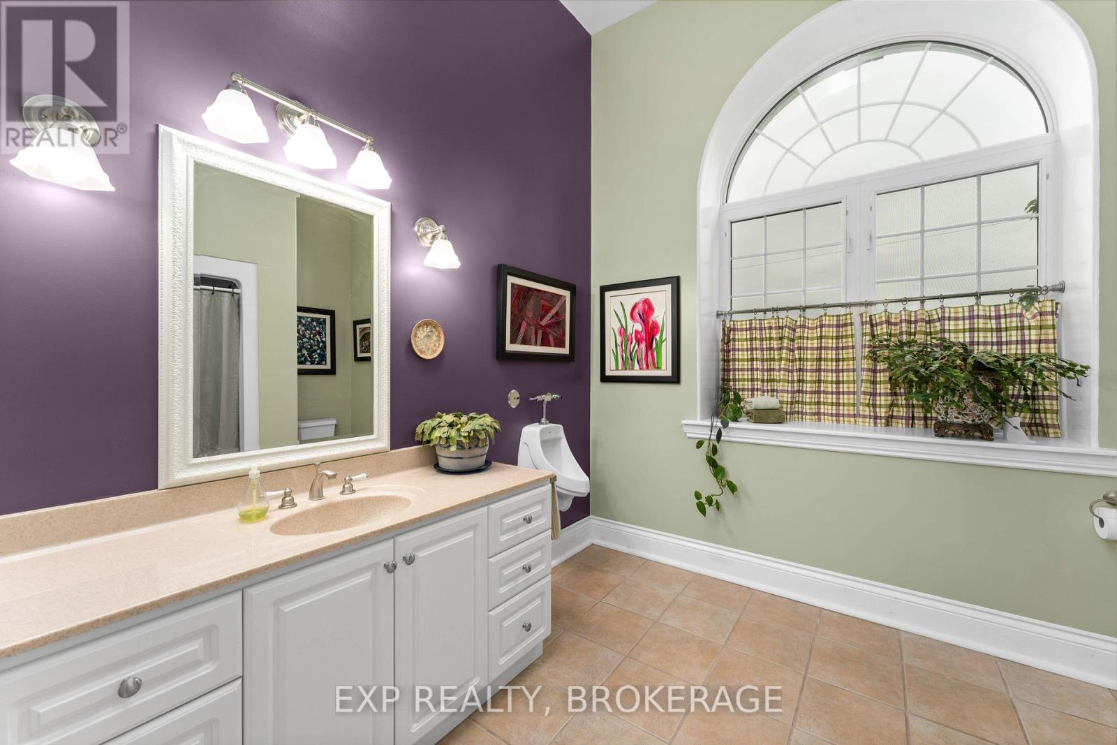 11 Cross Street, Loyalist, Ontario K0H 2H0 - Photo 35 - X12506900