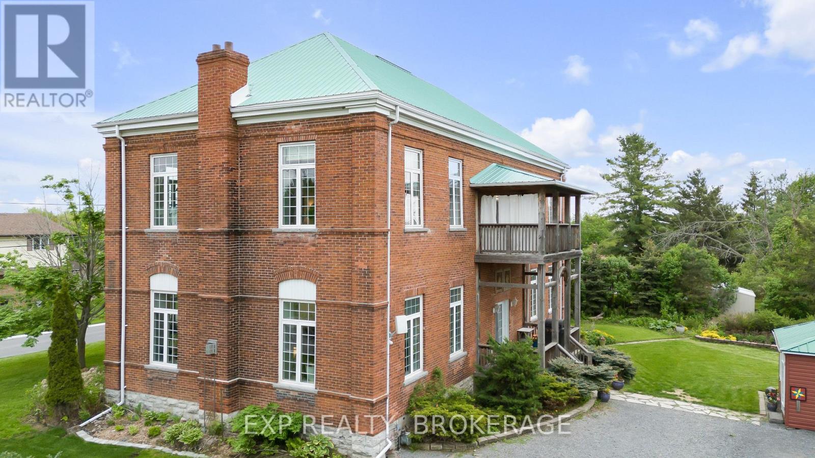 11 Cross Street, Loyalist, Ontario K0H 2H0 - Photo 44 - X12506900