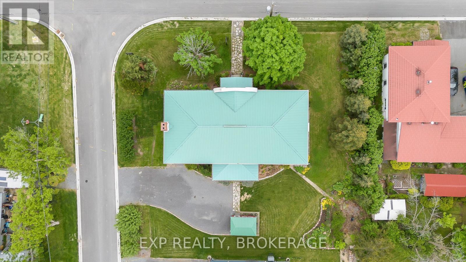 11 Cross Street, Loyalist, Ontario K0H 2H0 - Photo 46 - X12506900