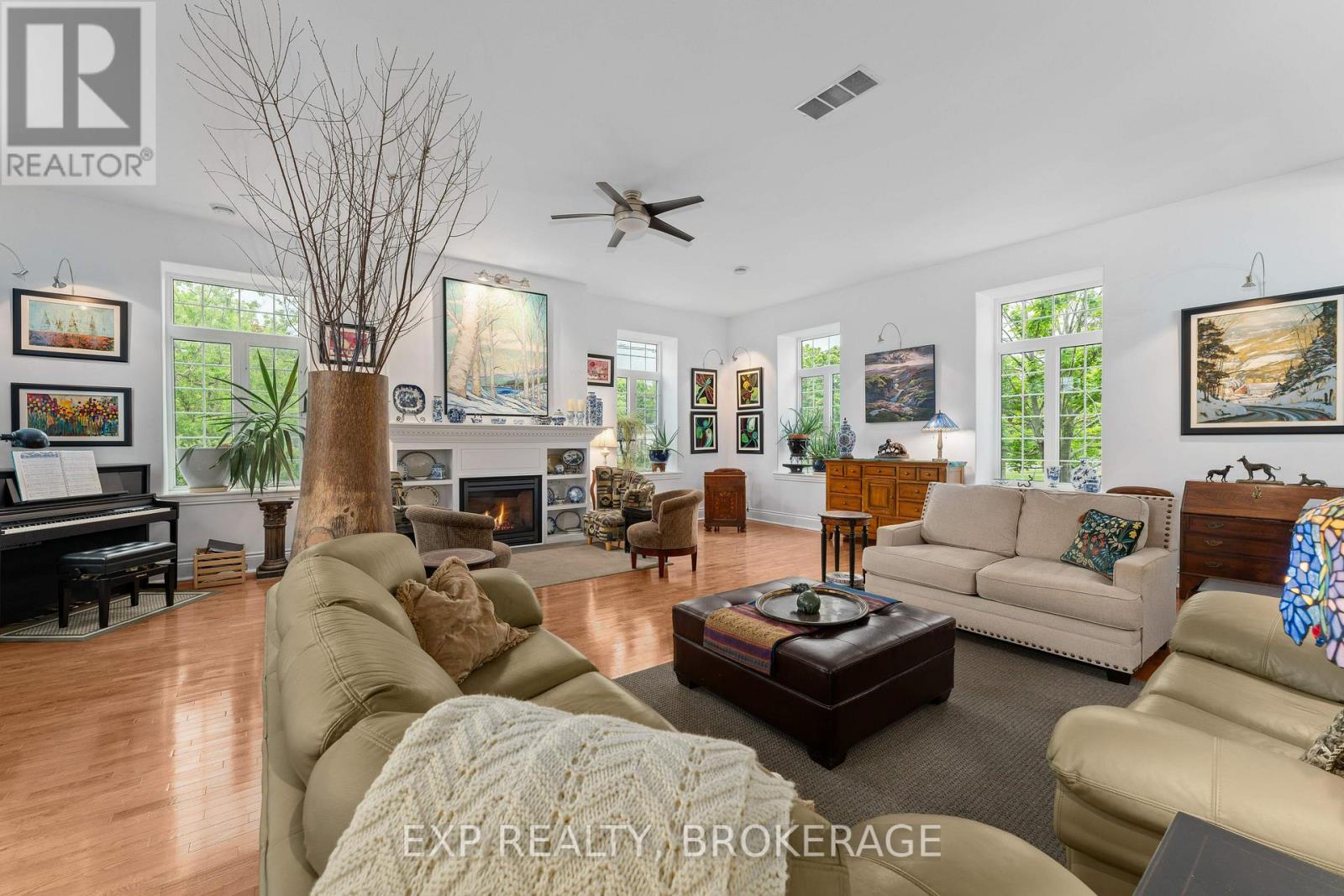 11 Cross Street, Loyalist, Ontario K0H 2H0 - Photo 9 - X12506900