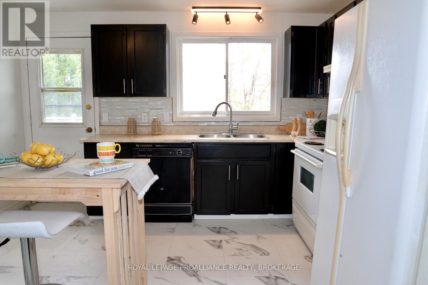 5 South Street, Loyalist, Ontario  K0H 2H0 - Photo 15 - X12527538