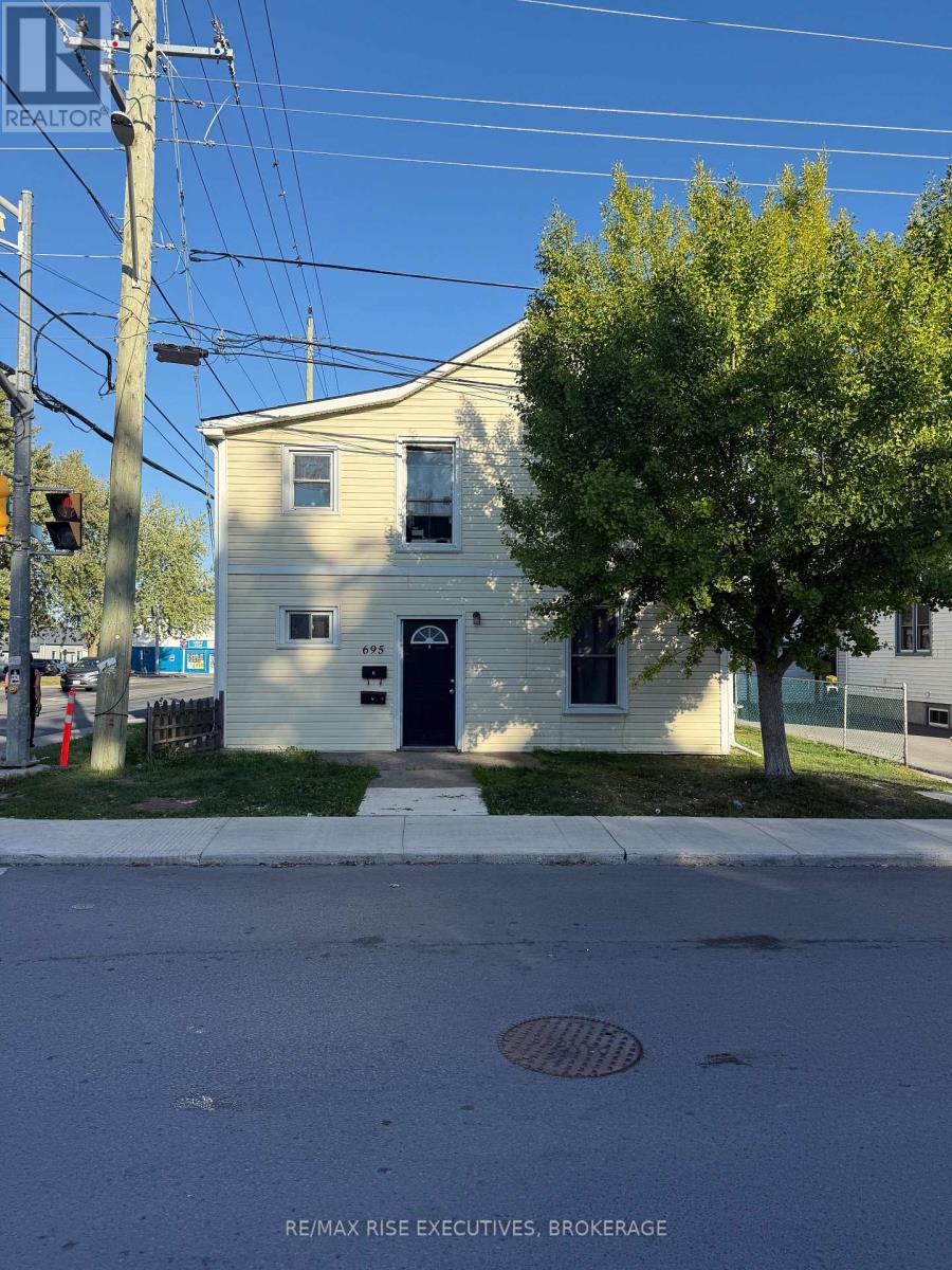 695 VICTORIA STREET, Kingston, Ontario