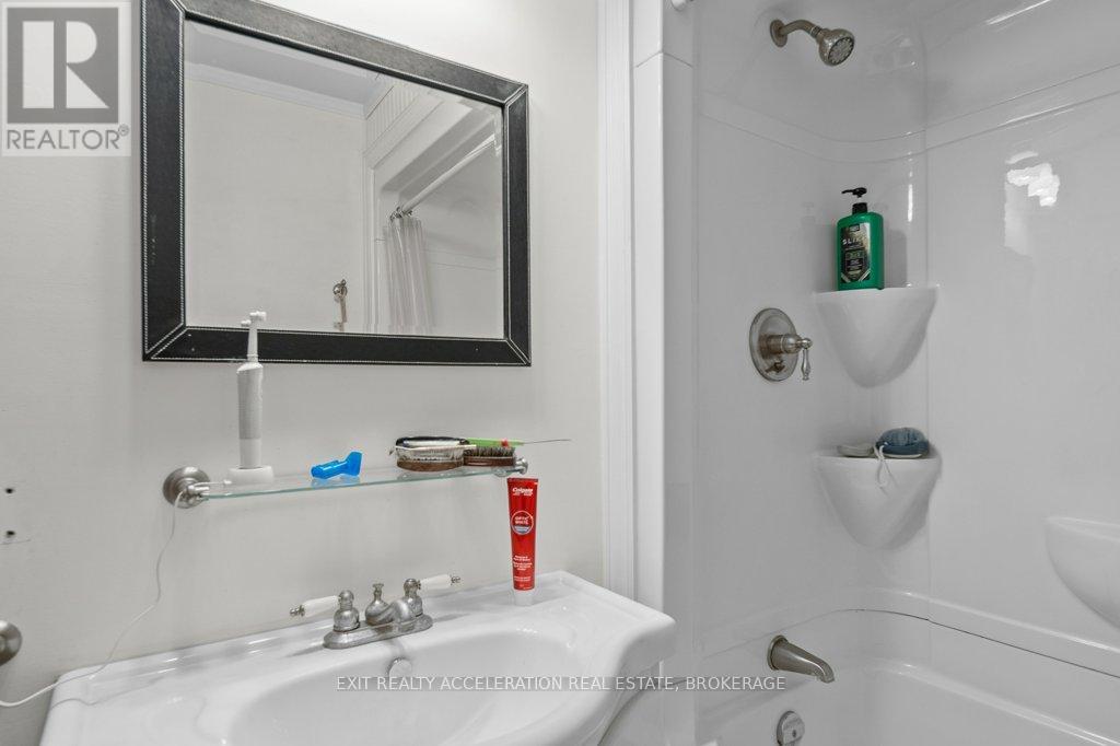 400 Dundas Street W, Greater Napanee, Ontario K7R 2B7 - Photo 15 - X12652776