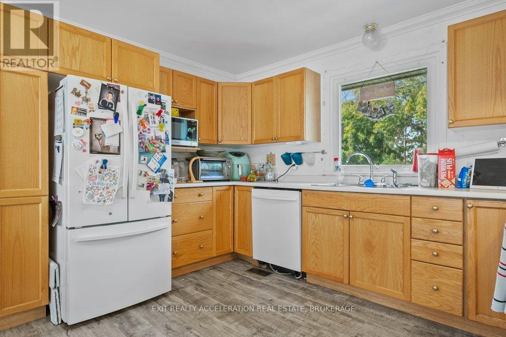 400 Dundas Street W, Greater Napanee, Ontario K7R 2B7 - Photo 3 - X12652776