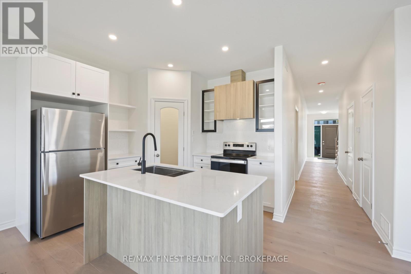 198 Heritage Park Drive, Greater Napanee, Ontario K7R 3X8 - Photo 12 - X12656416