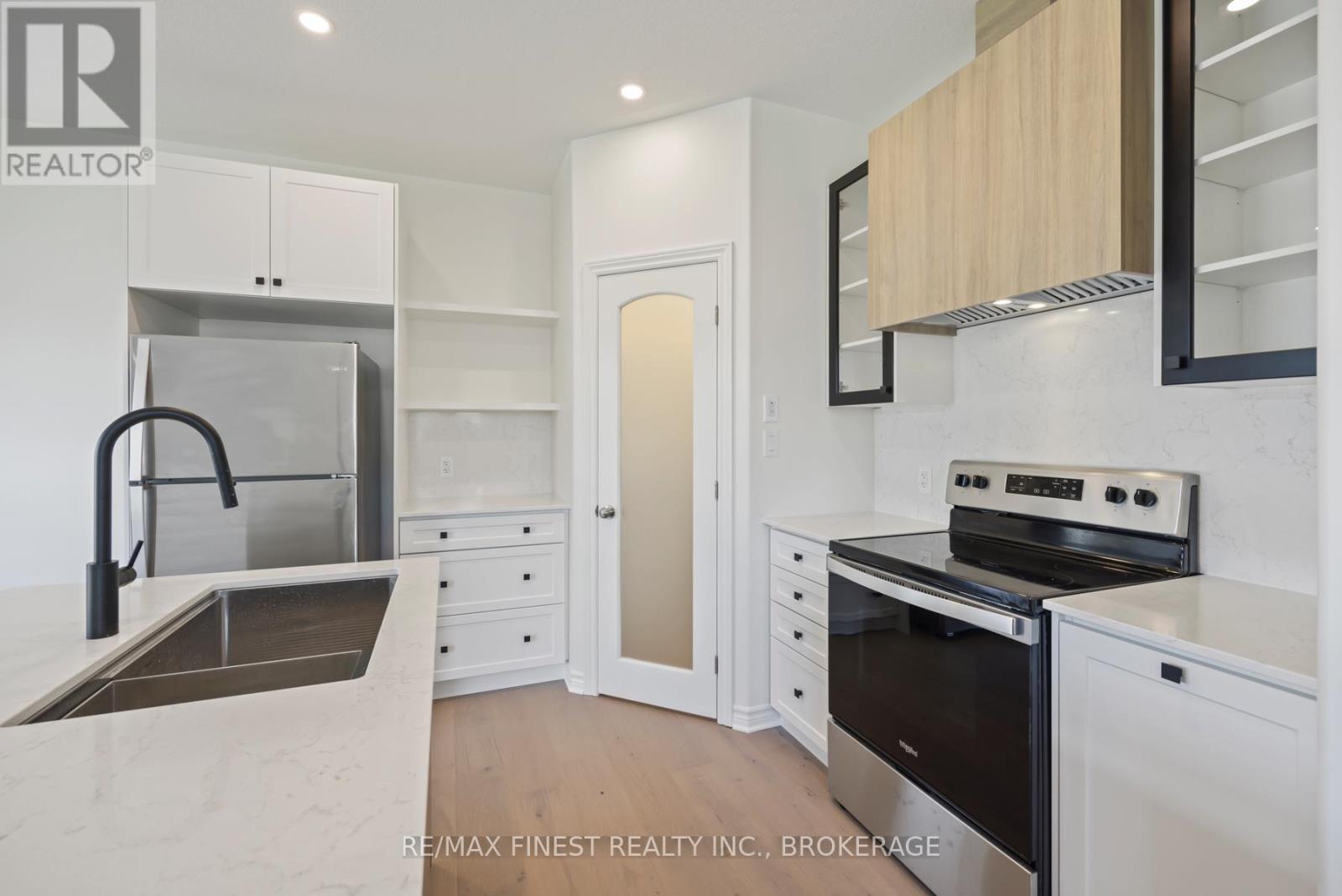 198 Heritage Park Drive, Greater Napanee, Ontario K7R 3X8 - Photo 13 - X12656416