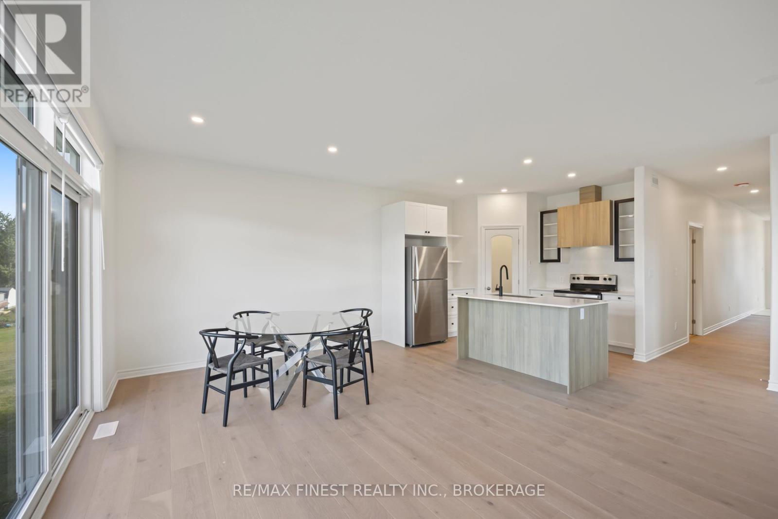 198 Heritage Park Drive, Greater Napanee, Ontario K7R 3X8 - Photo 17 - X12656416