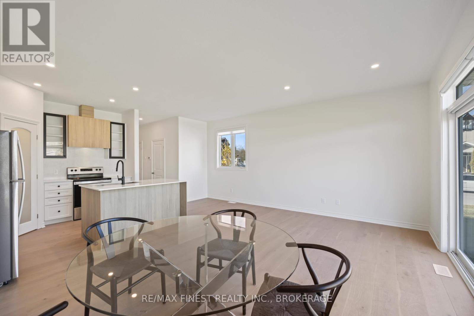 198 Heritage Park Drive, Greater Napanee, Ontario K7R 3X8 - Photo 18 - X12656416