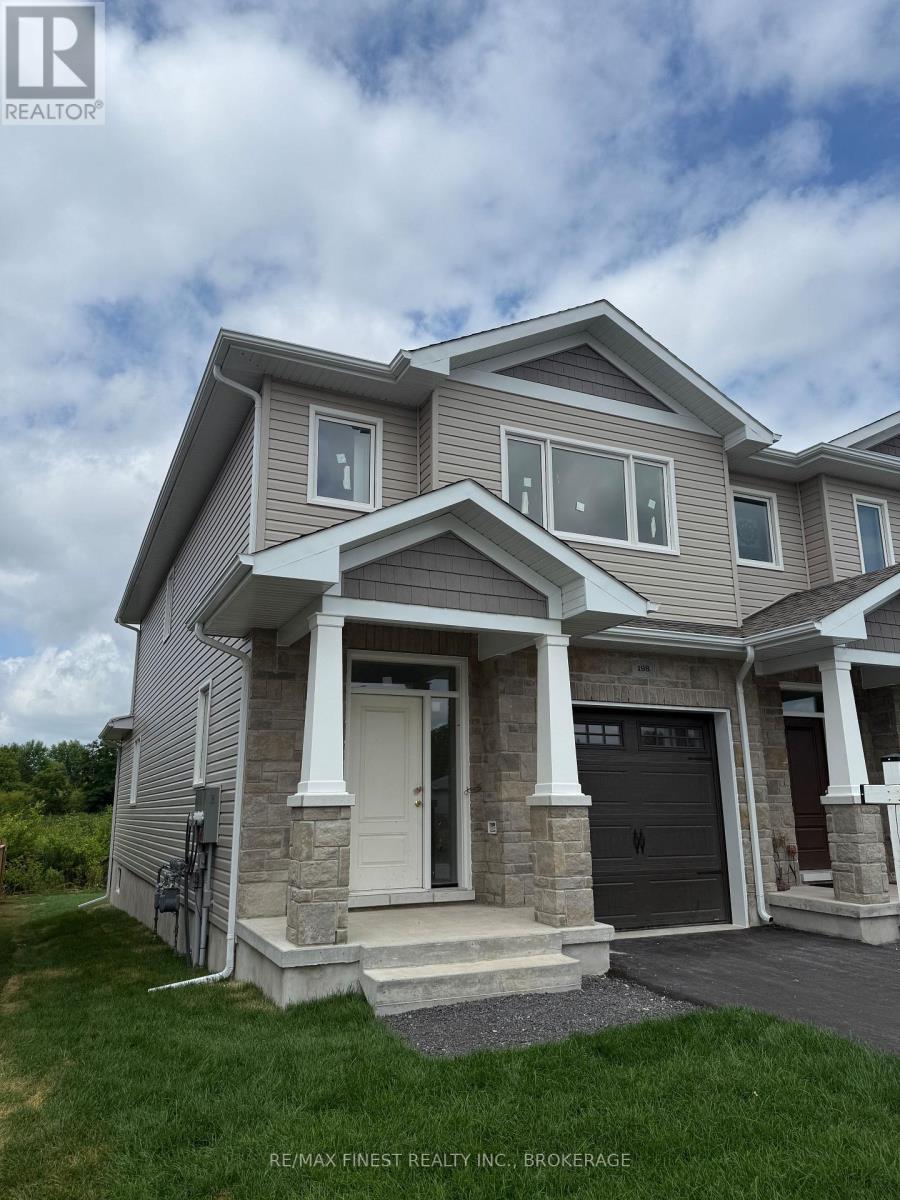 198 Heritage Park Drive, Greater Napanee, Ontario K7R 3X8 - Photo 2 - X12656416