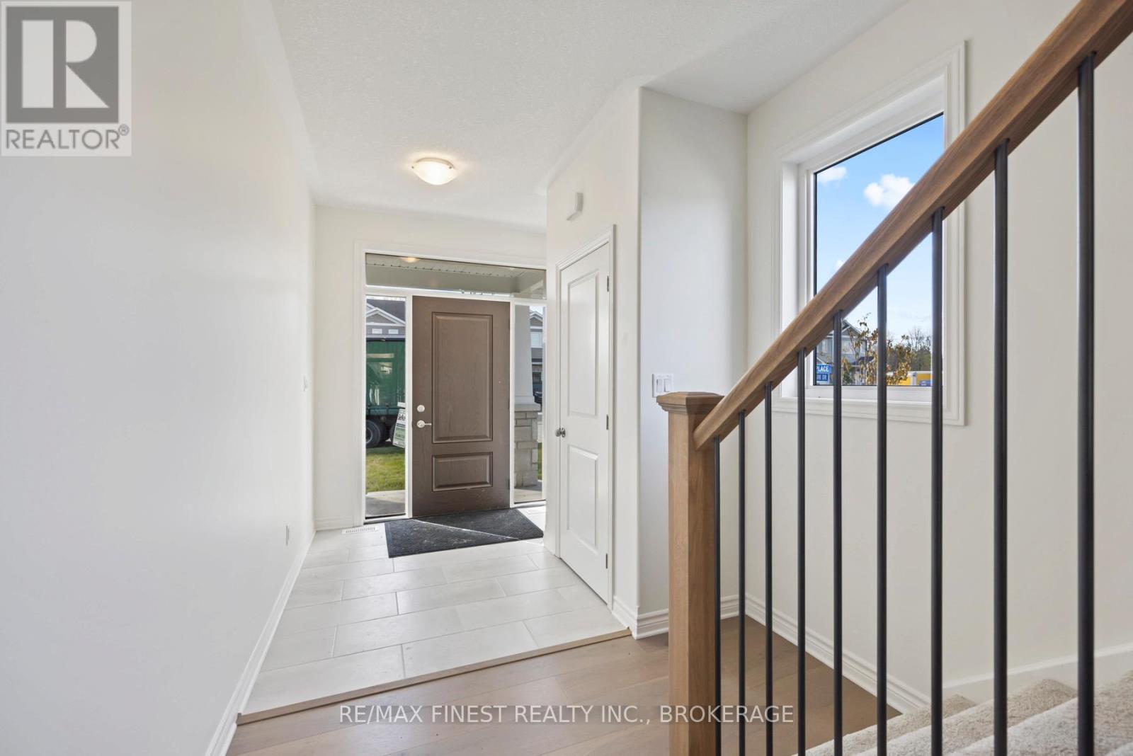 198 Heritage Park Drive, Greater Napanee, Ontario K7R 3X8 - Photo 3 - X12656416