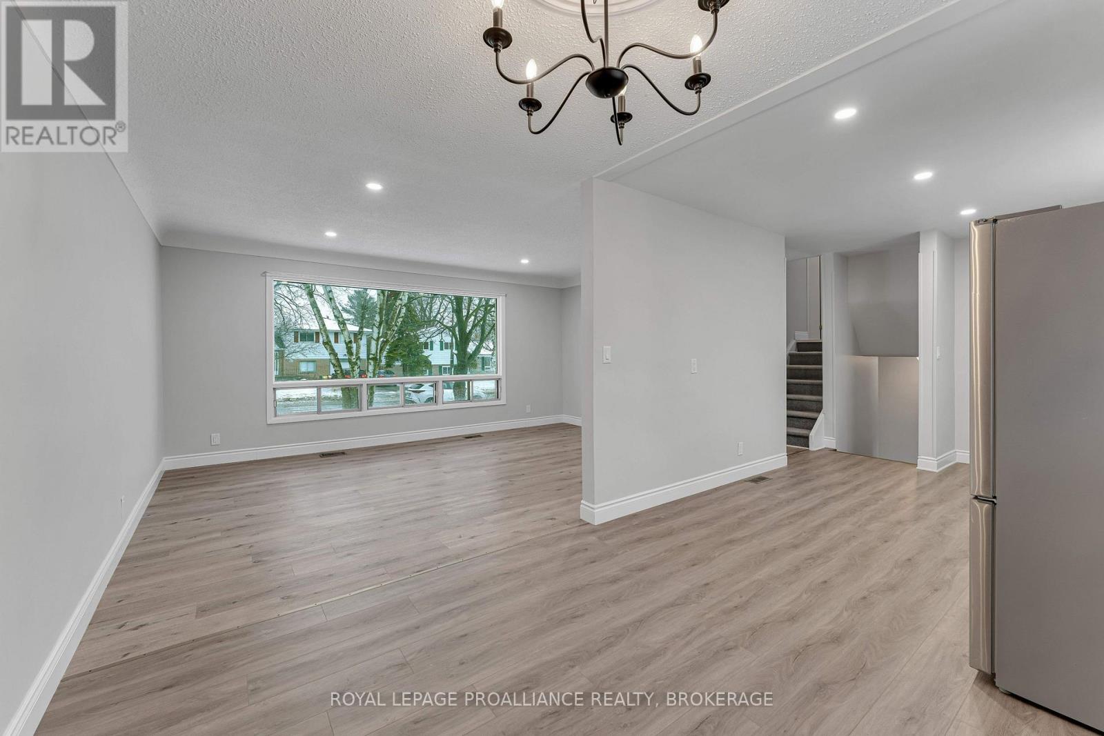 1080 Hudson Drive, Kingston, Ontario K7M 5L1 - Photo 11 - X12690954