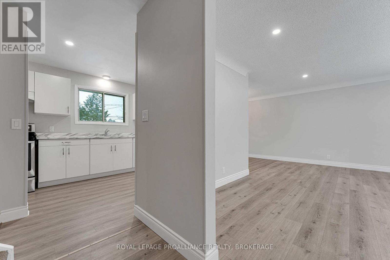 1080 Hudson Drive, Kingston, Ontario K7M 5L1 - Photo 5 - X12690954