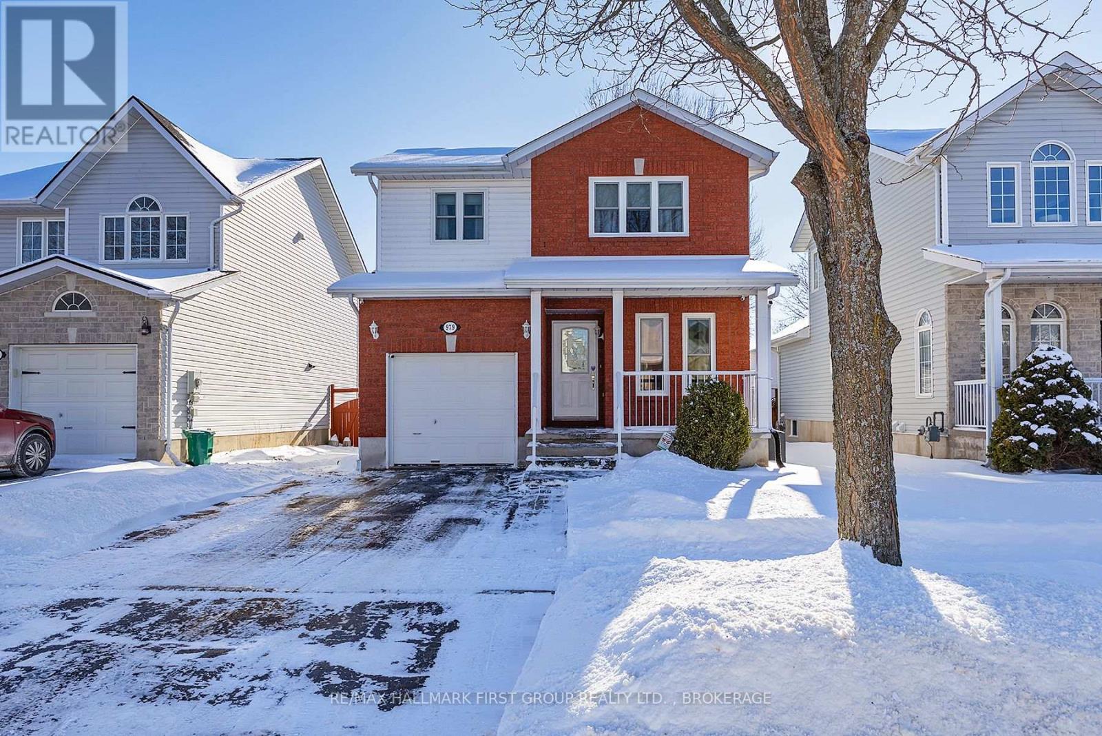 979 RAINBOW CRESCENT, Kingston, Ontario