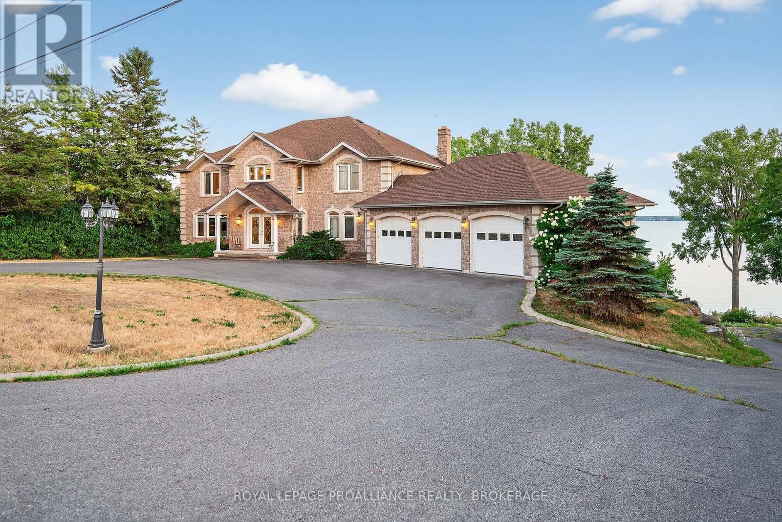 4734 LAKESIDE LANE, Loyalist, Ontario