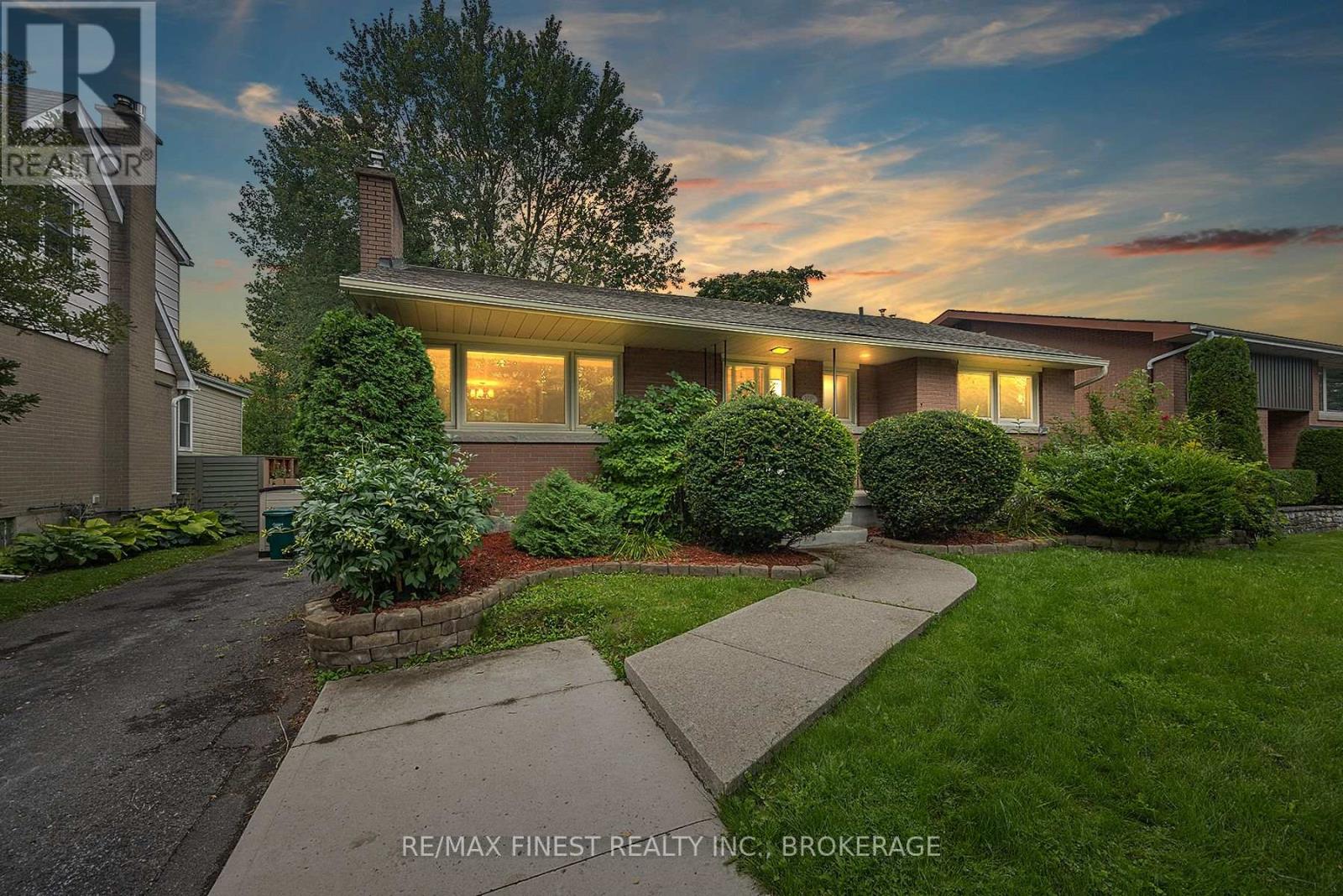 140 LIDDELL CRESCENT, Kingston, Ontario